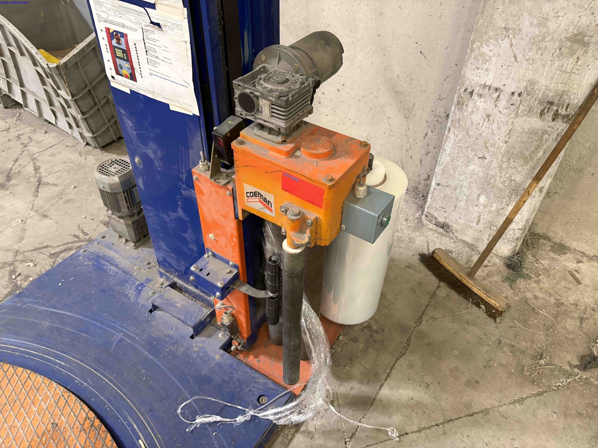 Semi-automatic pallet stretch wrapping machine FILMA P35 CP 675-60 – foto 3 – kavel bij NetBid, Roterijstraat 205-8793 Waregem
