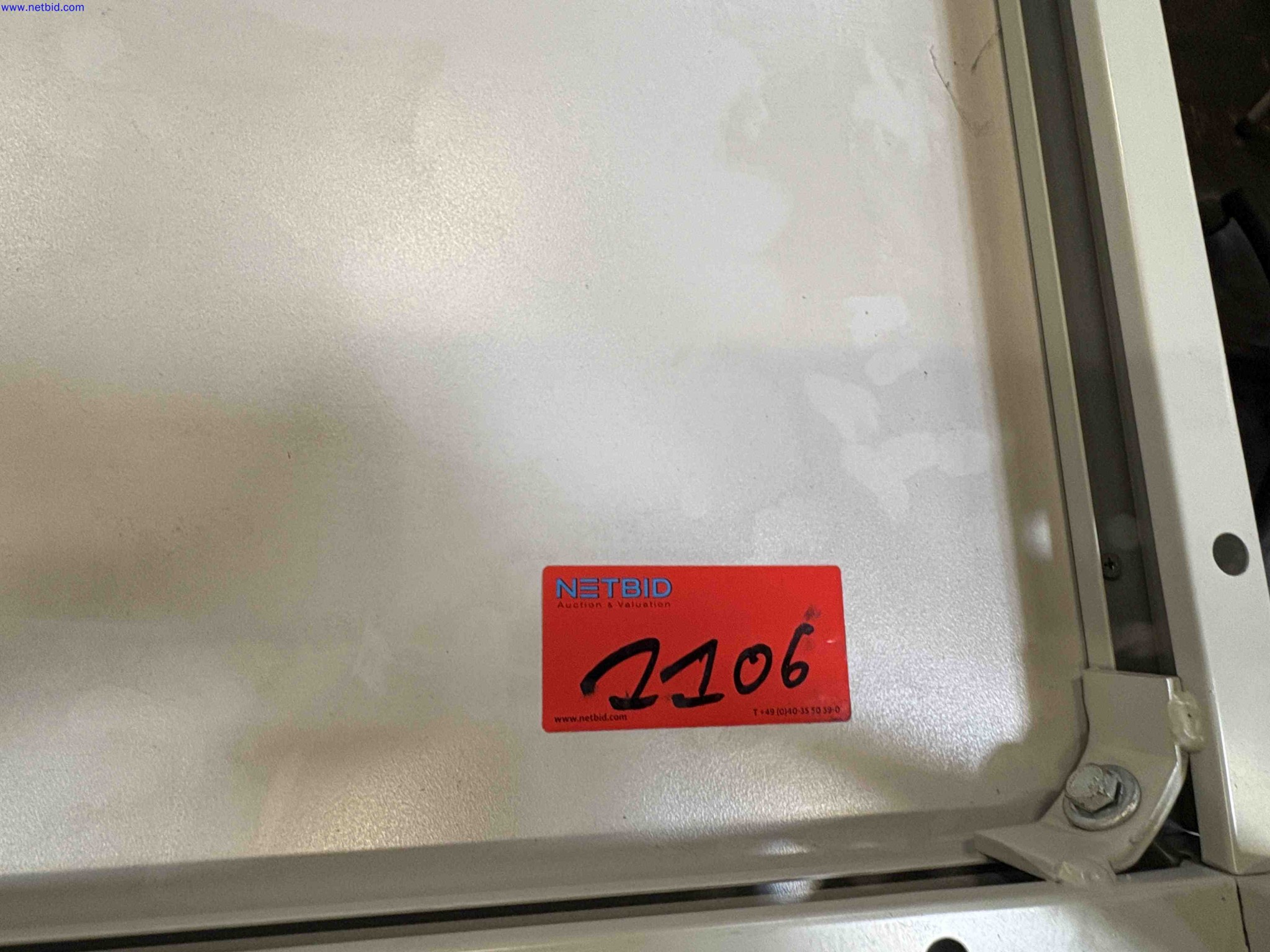 1 Set Factory / office tables and chairs – foto 12 – kavel bij NetBid, Roterijstraat 205-8793 Waregem
