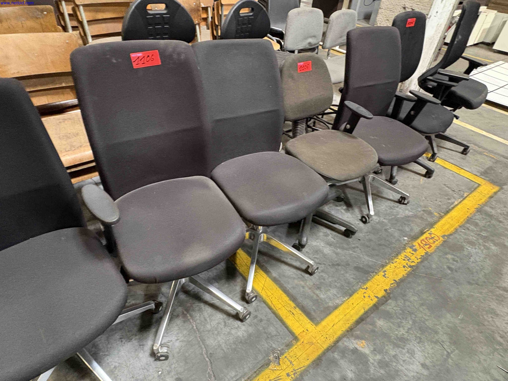 1 Set Factory / office tables and chairs – foto 8 – kavel bij NetBid, Roterijstraat 205-8793 Waregem