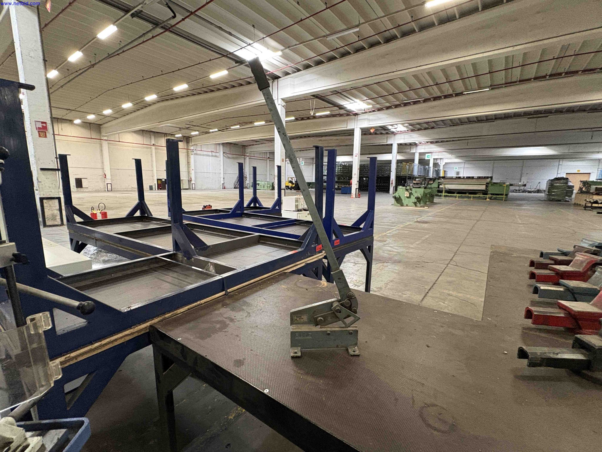 1 Set Workshop machinery, tools, benches and storage cupboards Eurokraft TB18 – foto 15 – kavel bij NetBid, Roterijstraat 205-8793 Waregem