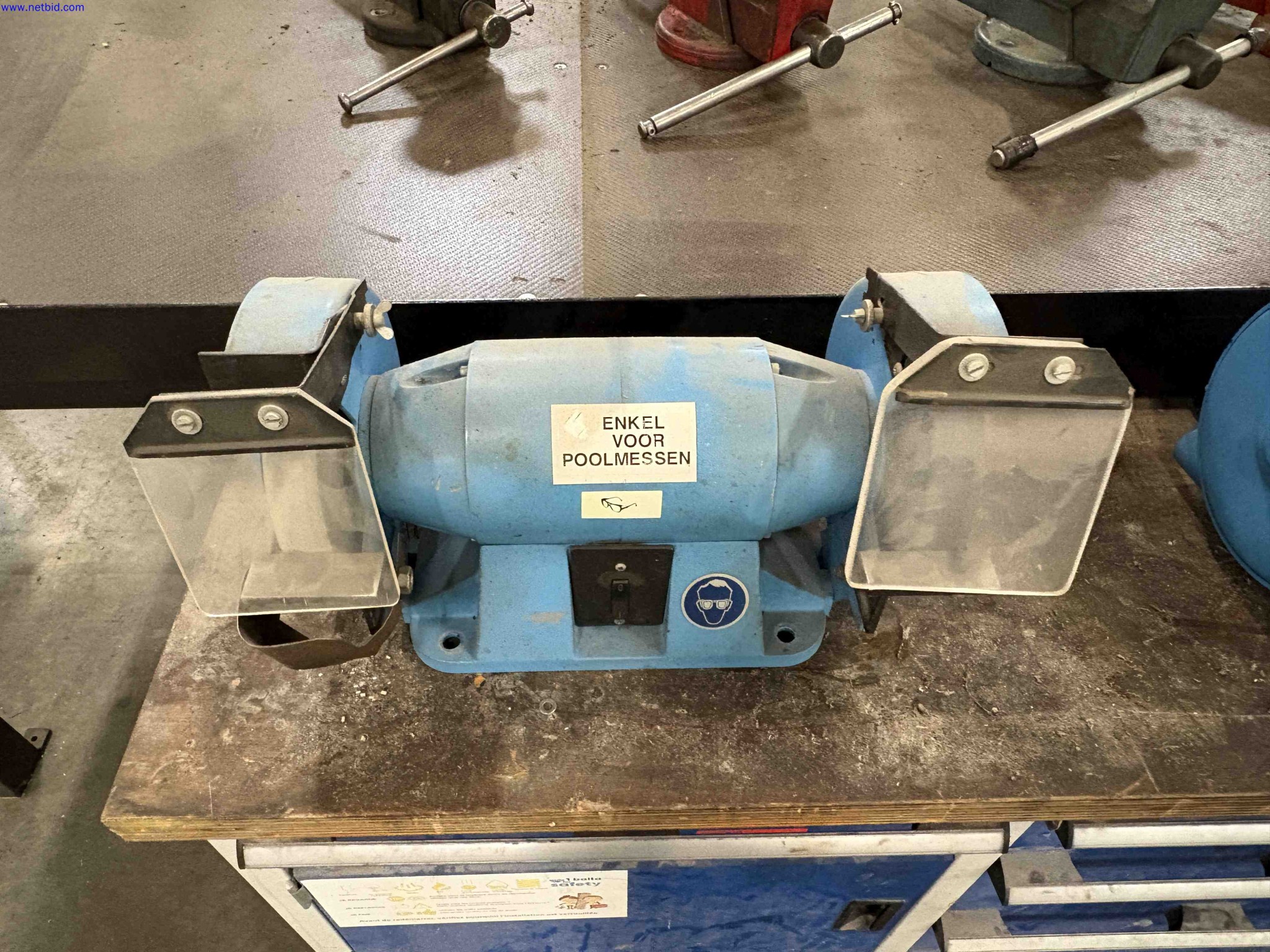 1 Set Workshop machinery, tools, benches and storage cupboards Eurokraft TB18 – foto 4 – kavel bij NetBid, Roterijstraat 205-8793 Waregem