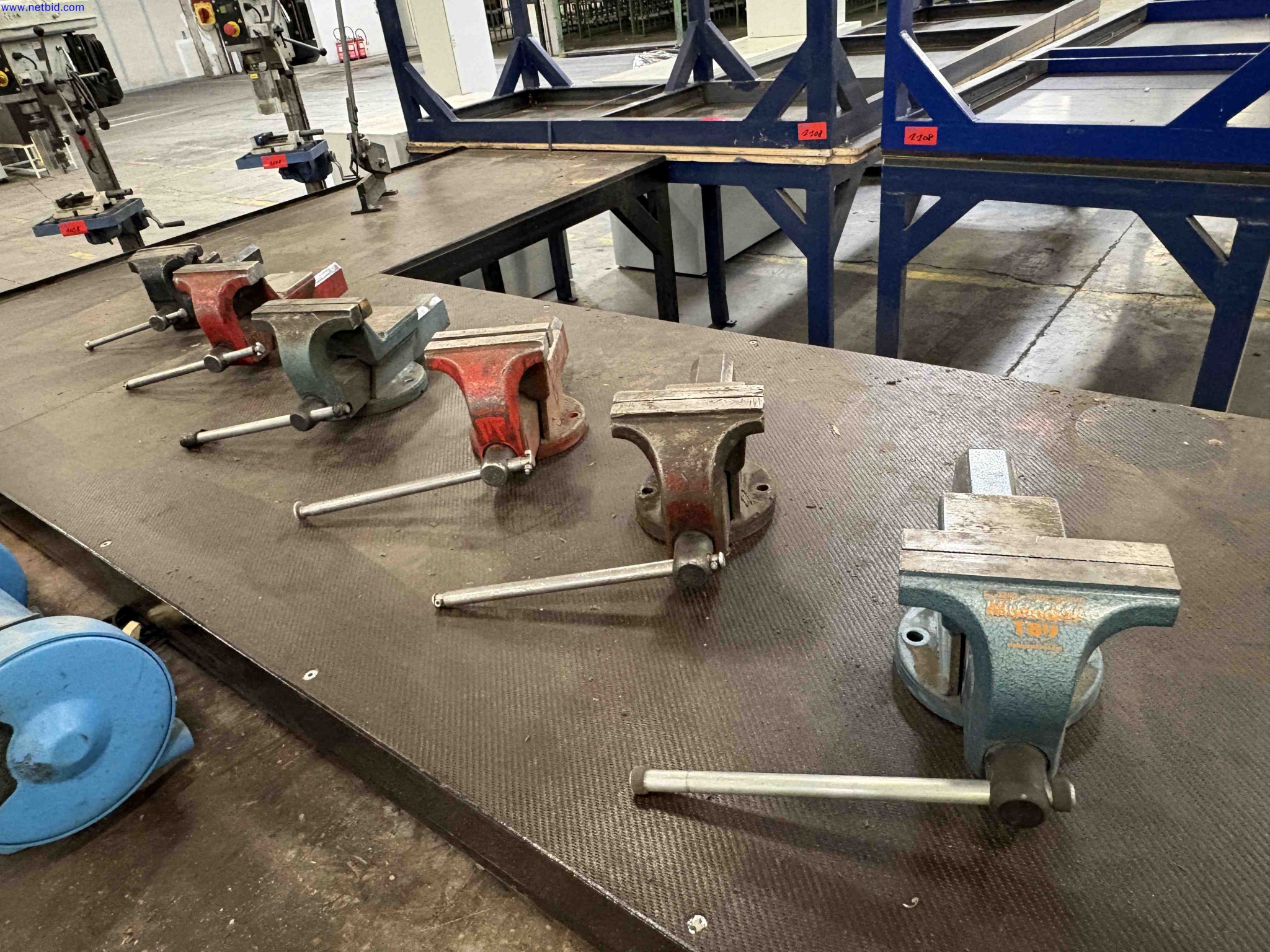 1 Set Workshop machinery, tools, benches and storage cupboards Eurokraft TB18 – foto 5 – kavel bij NetBid, Roterijstraat 205-8793 Waregem