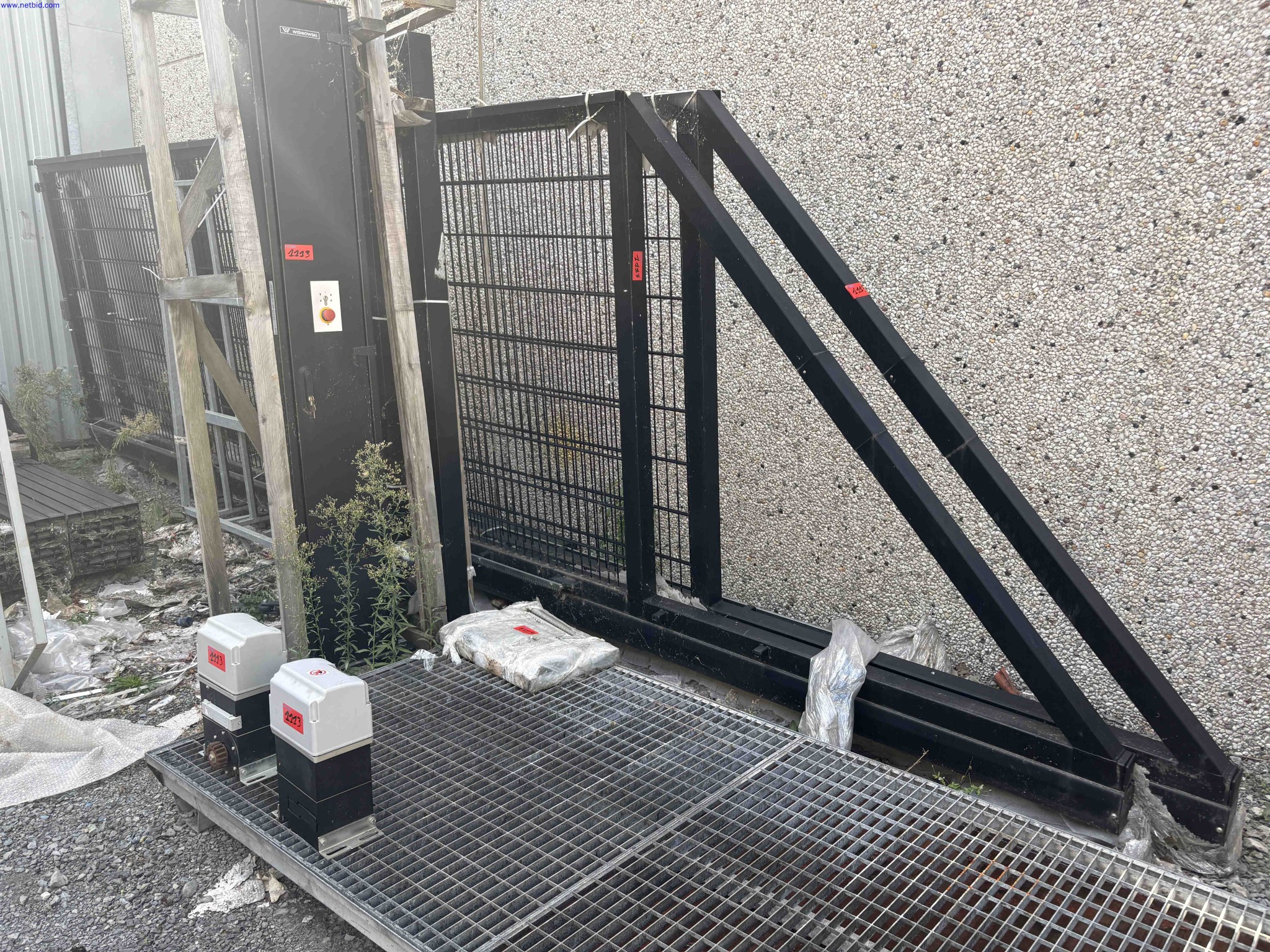 Automated sliding security gate and perimeter fencing Wisniowski – foto 2 – kavel bij NetBid, Roterijstraat 205-8793 Waregem