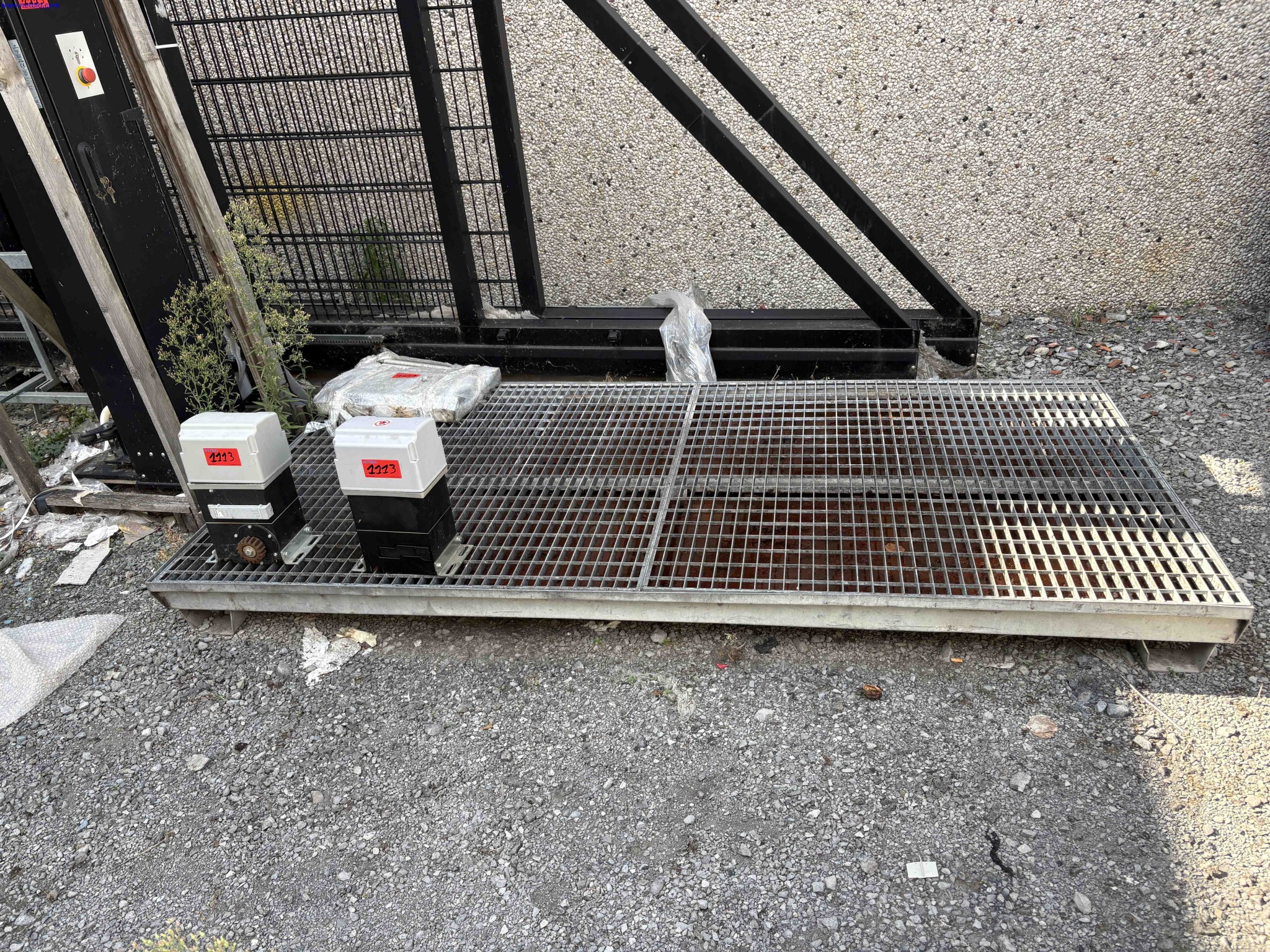 Automated sliding security gate and perimeter fencing Wisniowski – foto 9 – kavel bij NetBid, Roterijstraat 205-8793 Waregem
