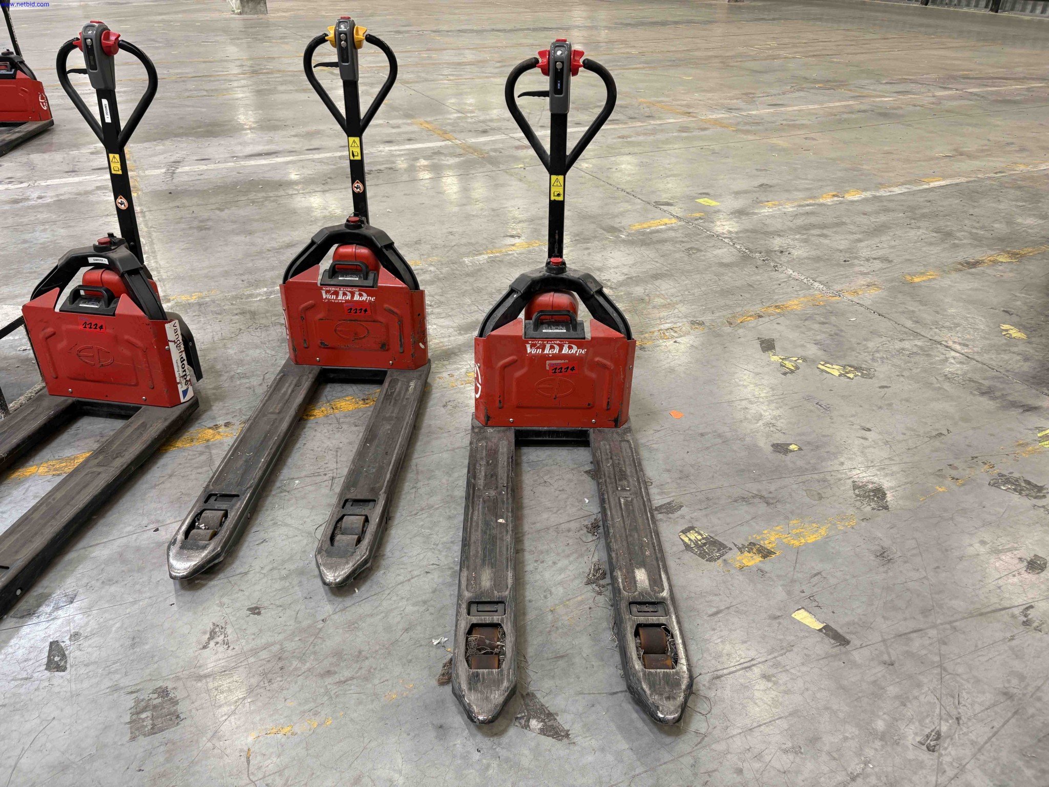 3 Battery electric pallet trucks EP Equipment EP12 Series – foto 2 – kavel bij NetBid, Roterijstraat 205-8793 Waregem