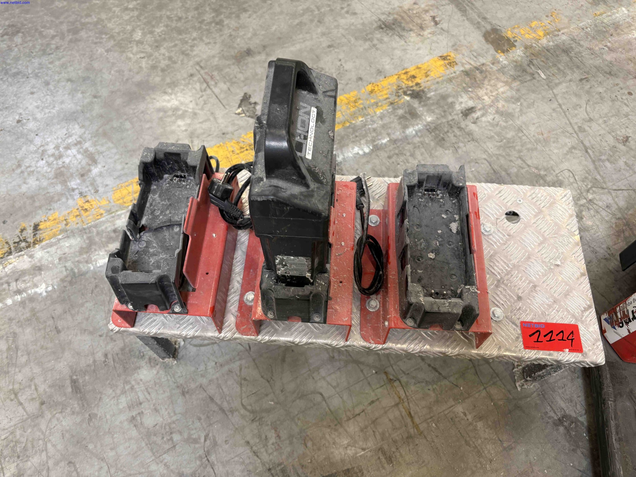 3 Battery electric pallet trucks EP Equipment EP12 Series – foto 4 – kavel bij NetBid, Roterijstraat 205-8793 Waregem