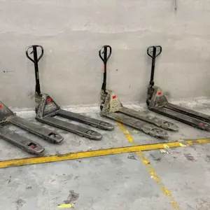 4 Hydraulické paletové vozíky Crown PTH 20-45T series