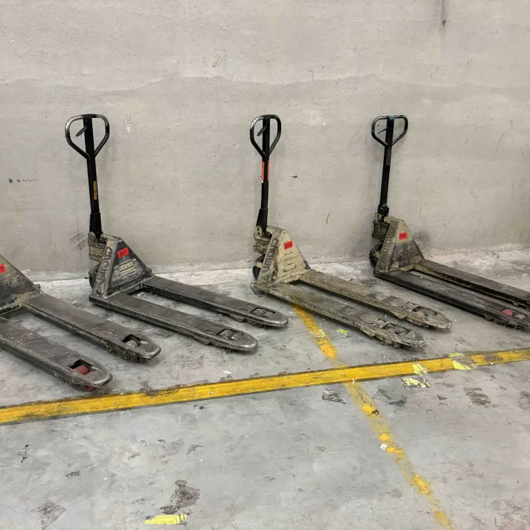 4 Hydraulické paletové vozíky Crown PTH 20-45T series