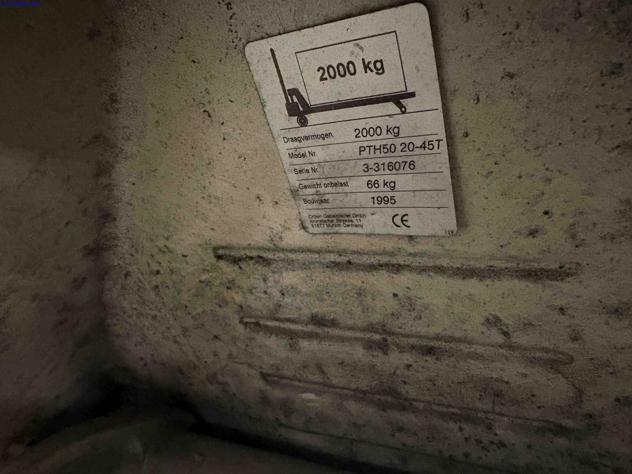 4 Hydraulic pallet trucks Crown PTH 20-45T series – foto 8 – kavel bij NetBid, Roterijstraat 205-8793 Waregem