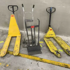 2 Hydraulické a vysokozdvižné paletové vozíky Crown