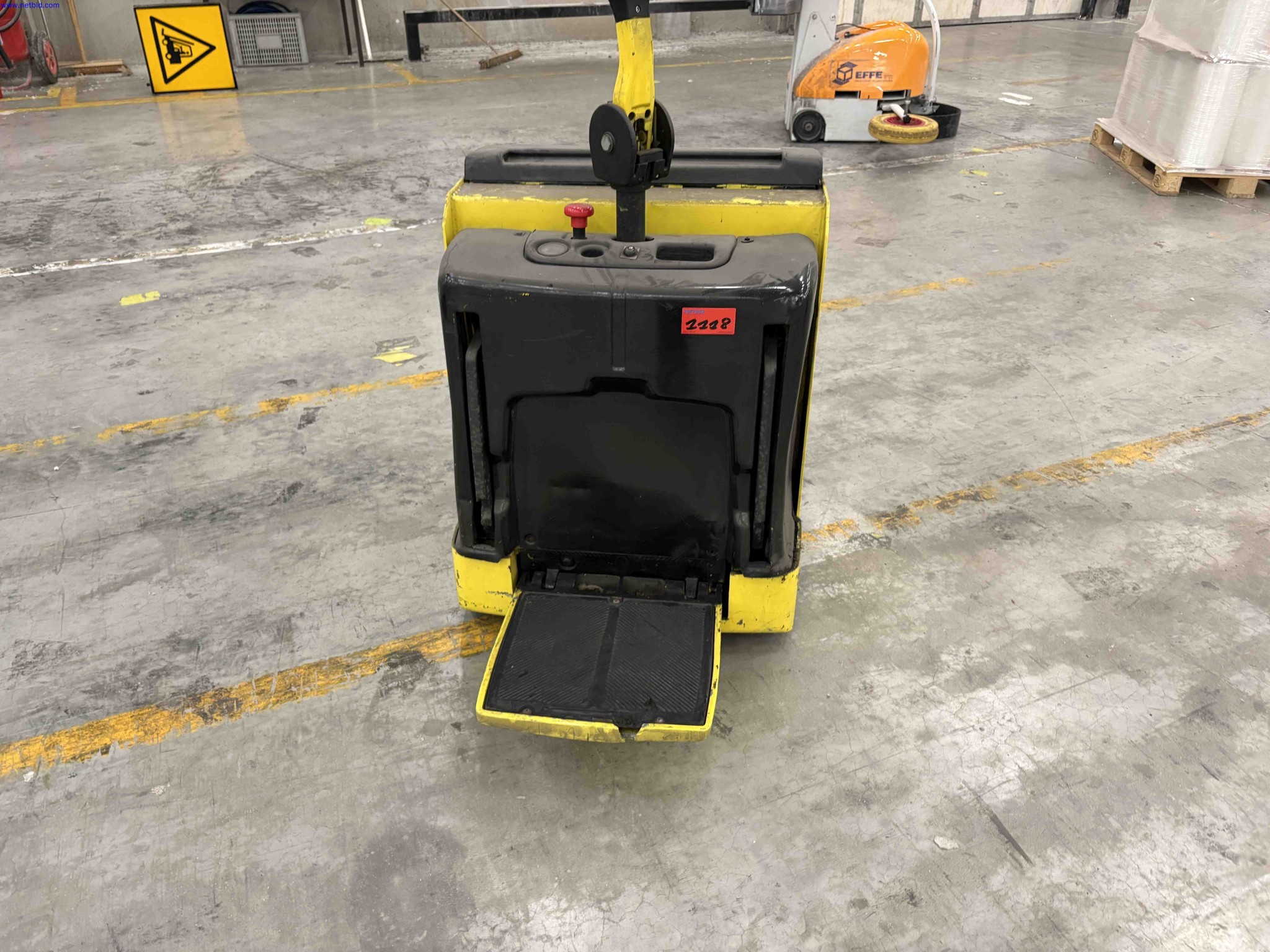 Battery electric tow tractor Hyster P2.0S – foto 6 – kavel bij NetBid, Roterijstraat 205-8793 Waregem