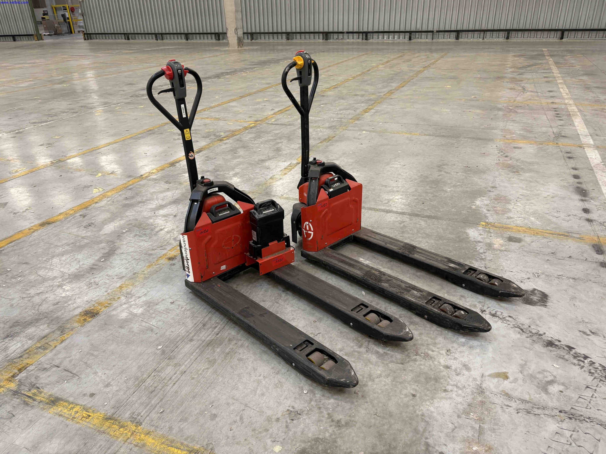 Battery electric pallet trucks EP Equipment EPT-12-EZ – foto 2 – kavel bij NetBid, Roterijstraat 205-8793 Waregem