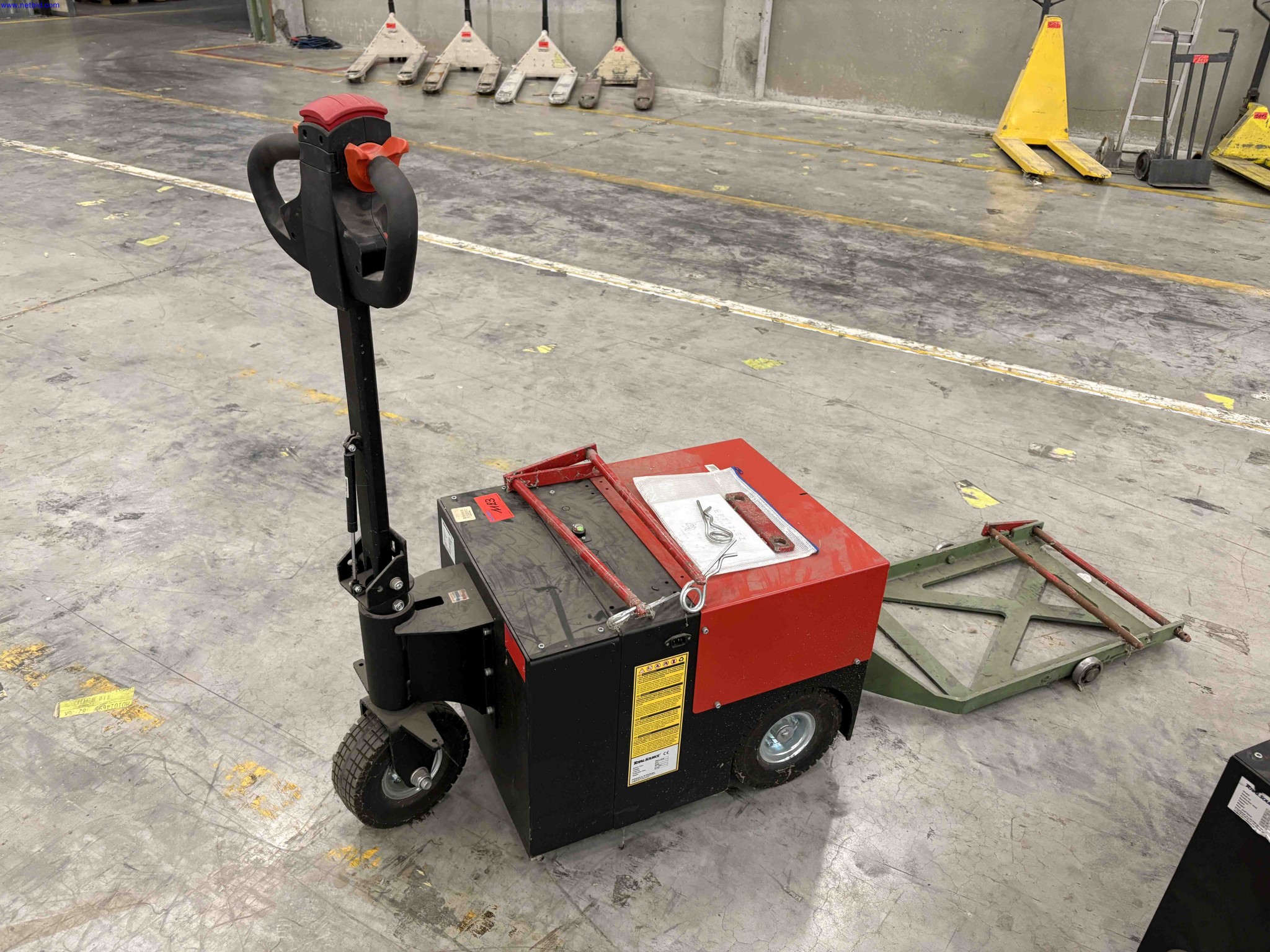 2 Battery electric pedestrian tow tugs Total Source C3500 Brake – foto 10 – kavel bij NetBid, Roterijstraat 205-8793 Waregem