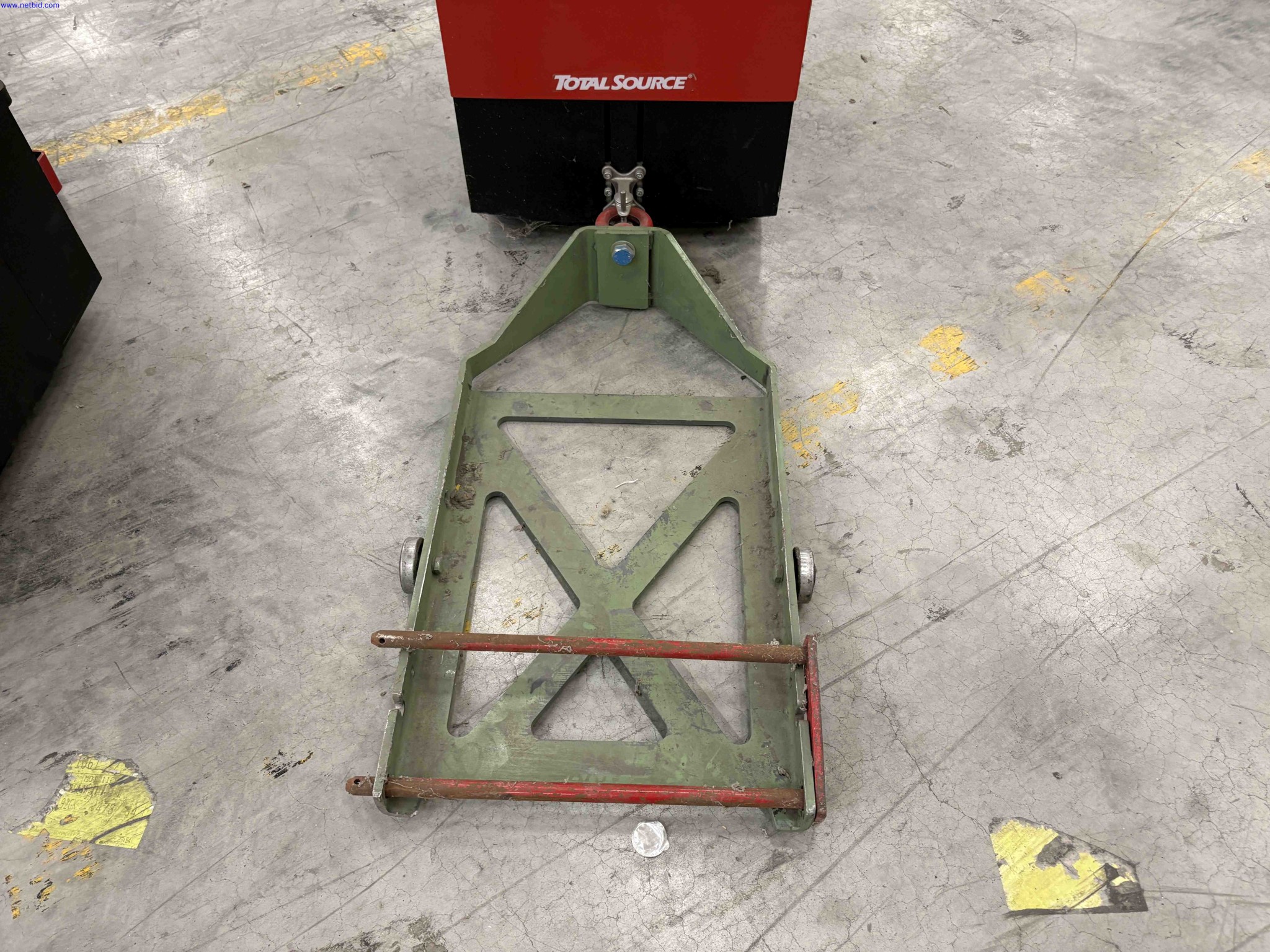 2 Battery electric pedestrian tow tugs Total Source C3500 Brake – foto 13 – kavel bij NetBid, Roterijstraat 205-8793 Waregem
