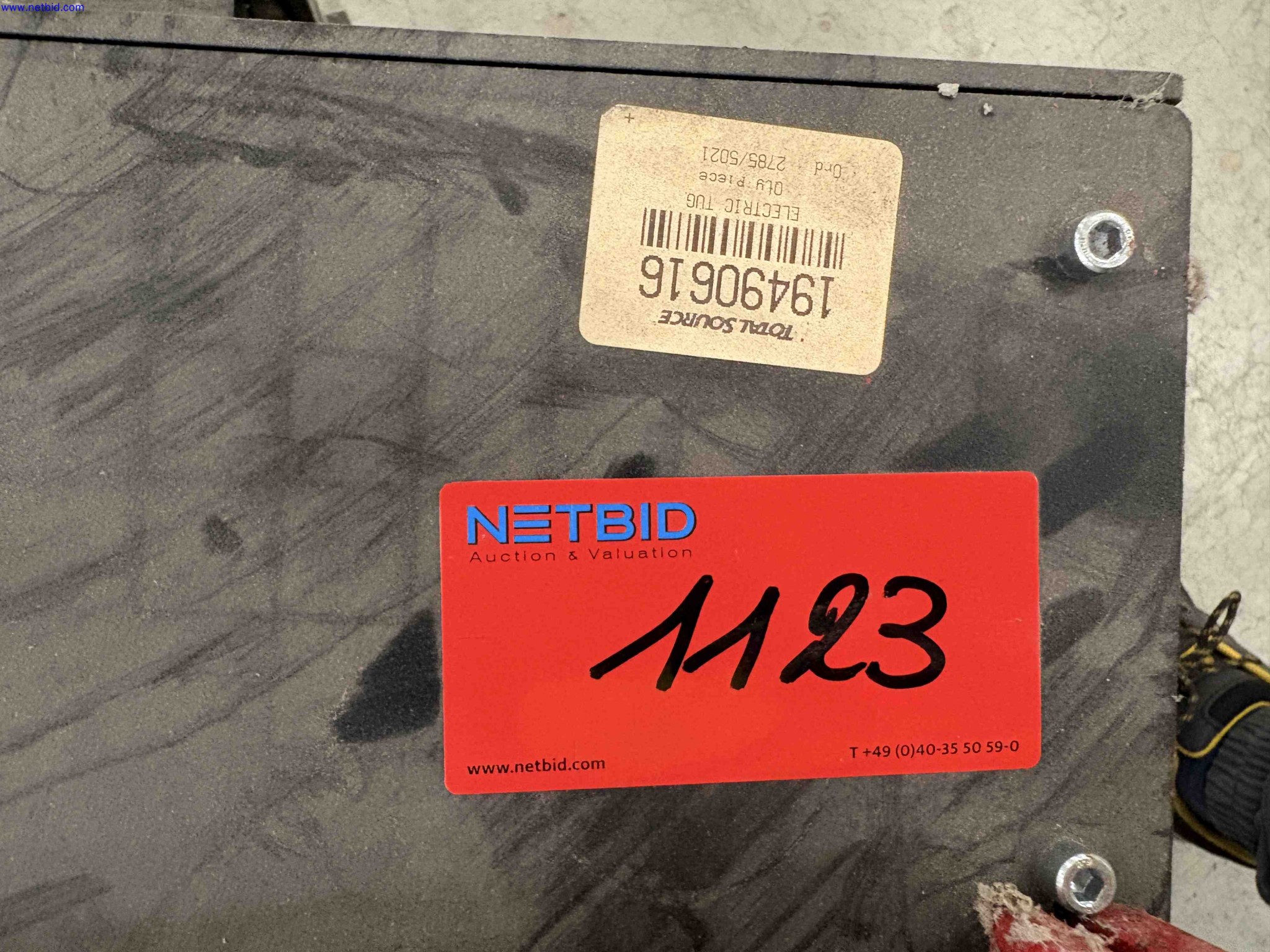 2 Battery electric pedestrian tow tugs Total Source C3500 Brake – foto 15 – kavel bij NetBid, Roterijstraat 205-8793 Waregem