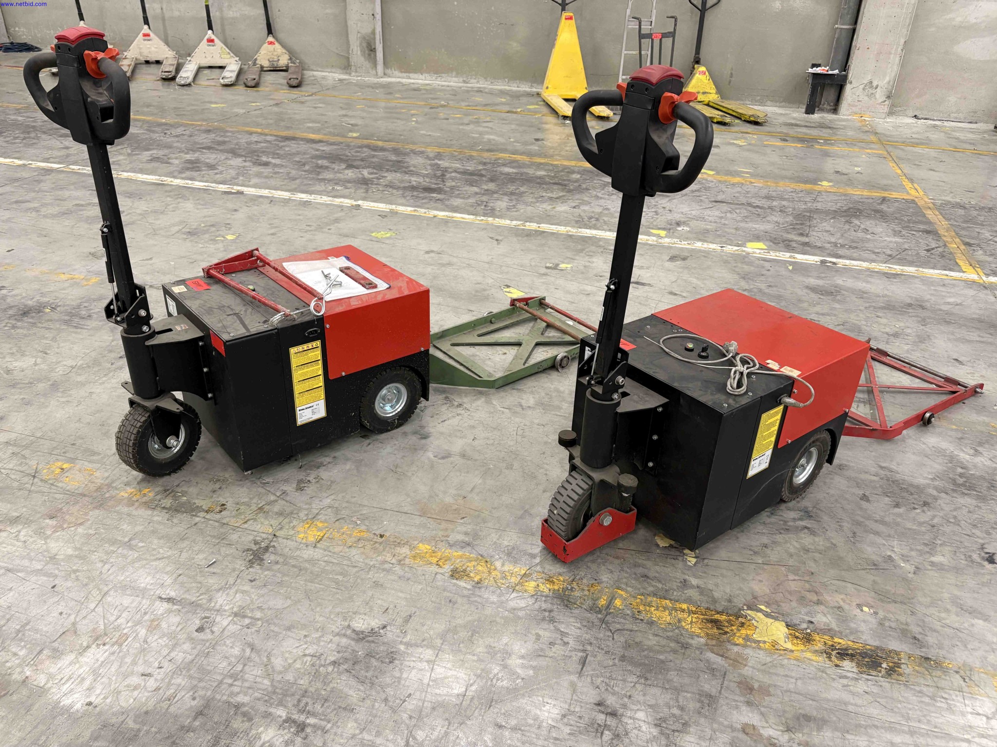2 Battery electric pedestrian tow tugs Total Source C3500 Brake – foto 3 – kavel bij NetBid, Roterijstraat 205-8793 Waregem