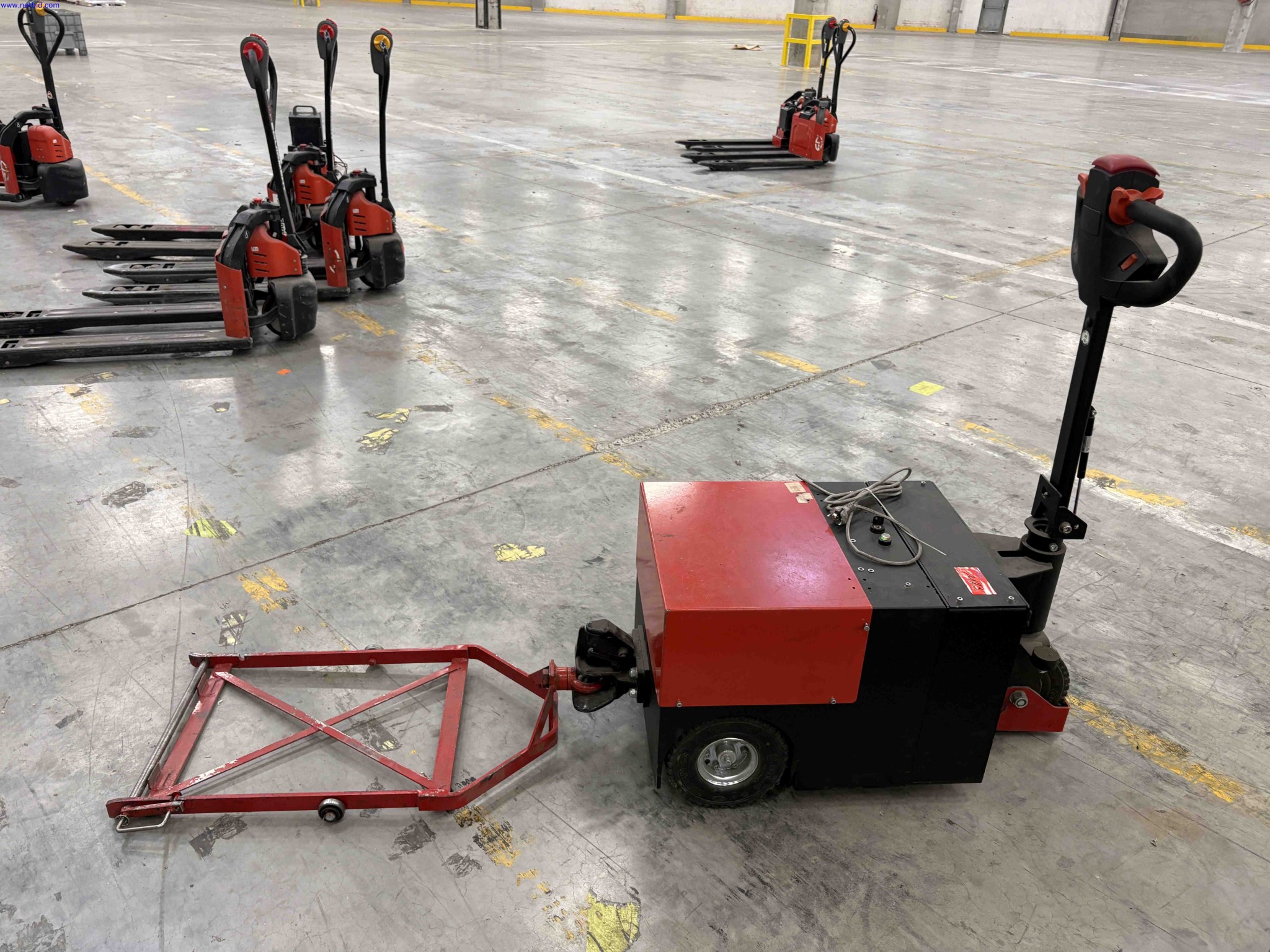 2 Battery electric pedestrian tow tugs Total Source C3500 Brake – foto 5 – kavel bij NetBid, Roterijstraat 205-8793 Waregem