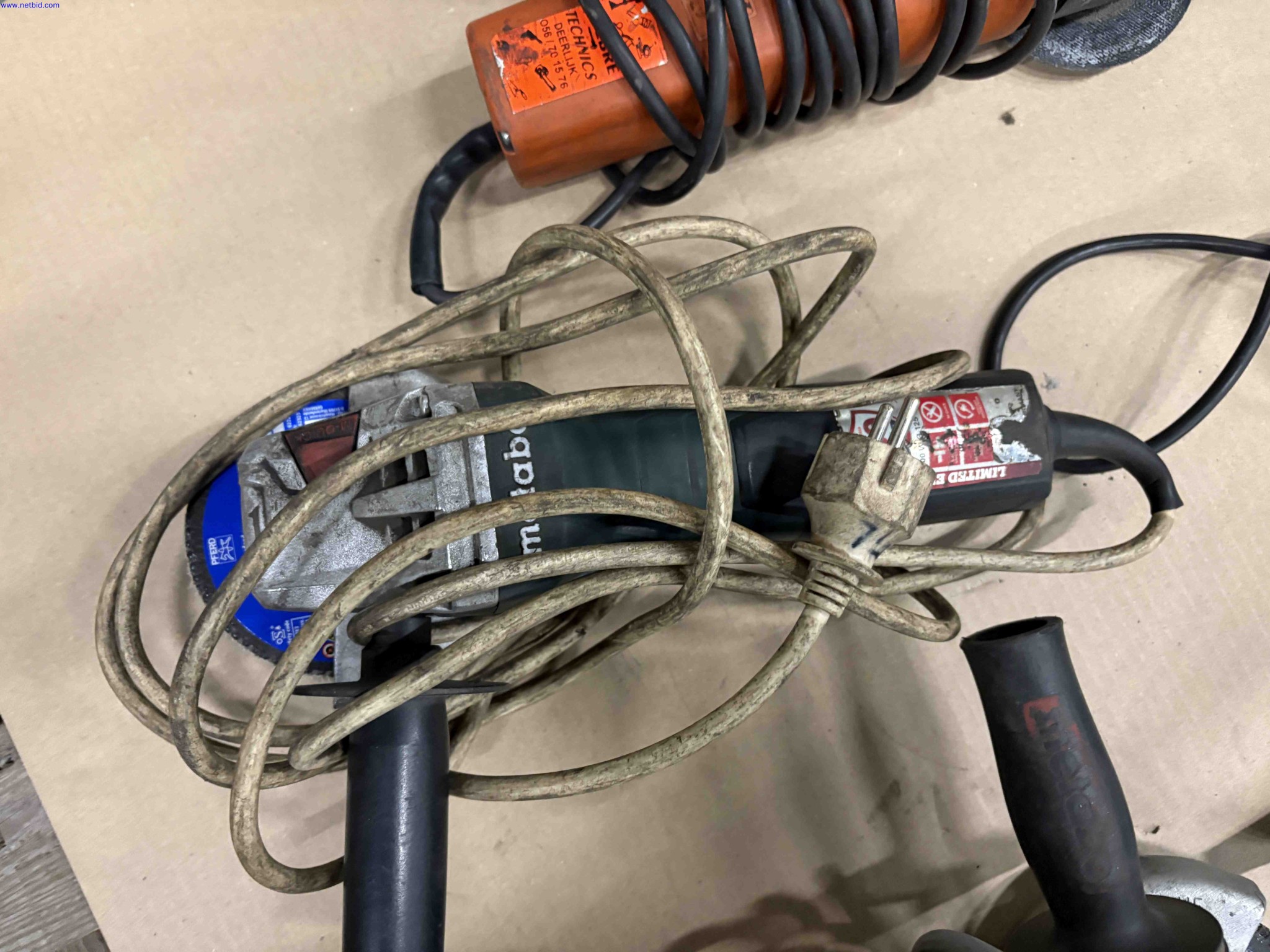 Mains electric angle grinders Metabo W22-230 MVT / WSS 12-125 – foto 10 – kavel bij NetBid, Roterijstraat 205-8793 Waregem