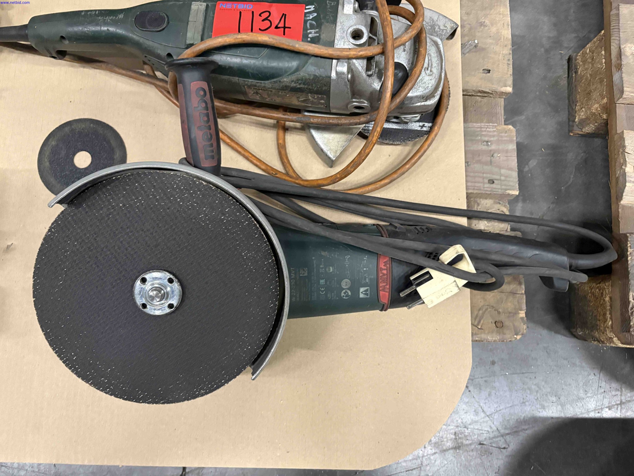 Mains electric angle grinders Metabo W22-230 MVT / WSS 12-125 – foto 3 – kavel bij NetBid, Roterijstraat 205-8793 Waregem