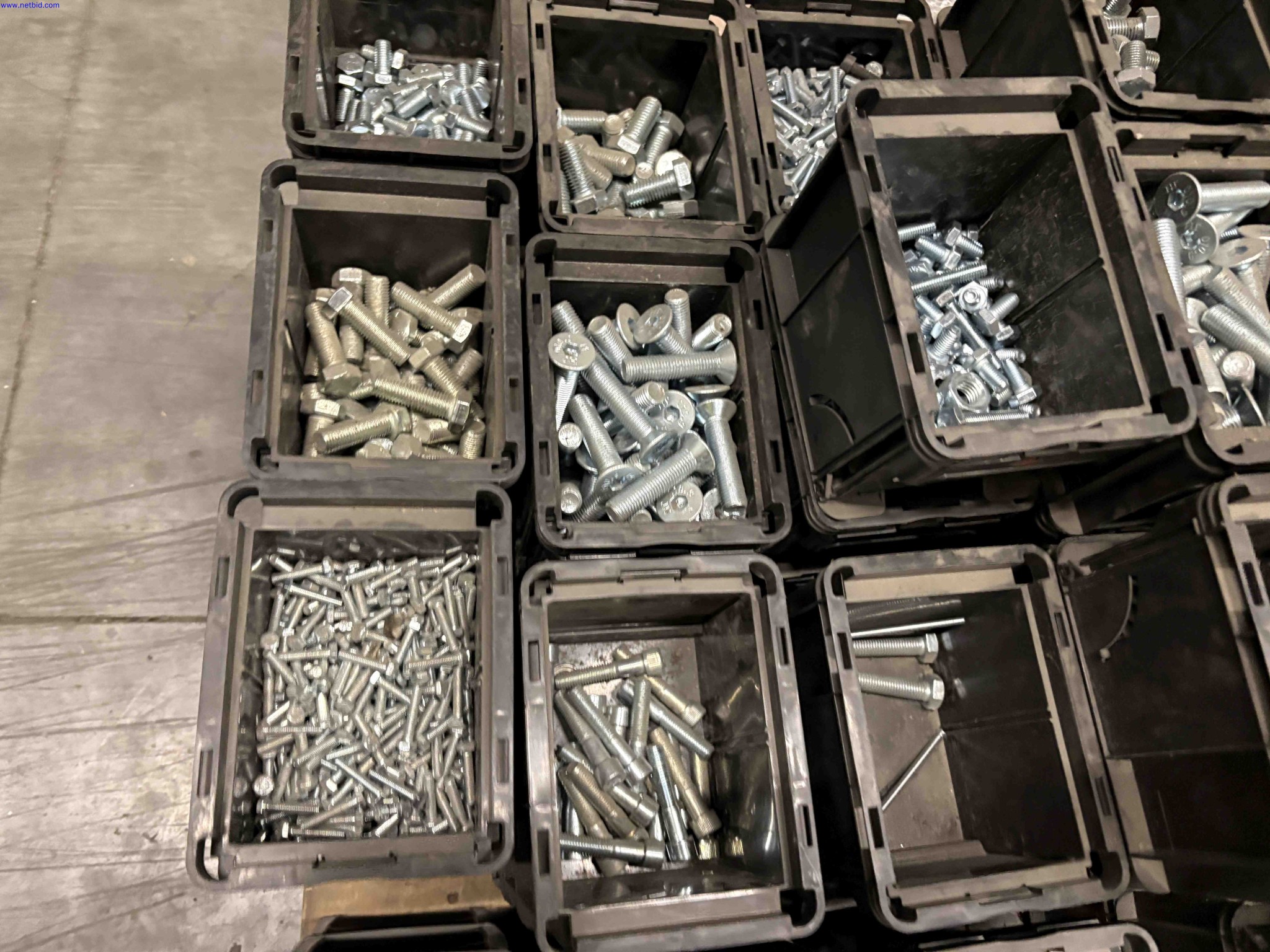 Uzavření závodu společnosti Balta Industries (Belgie) – výrobní závody výrobce koberců-10