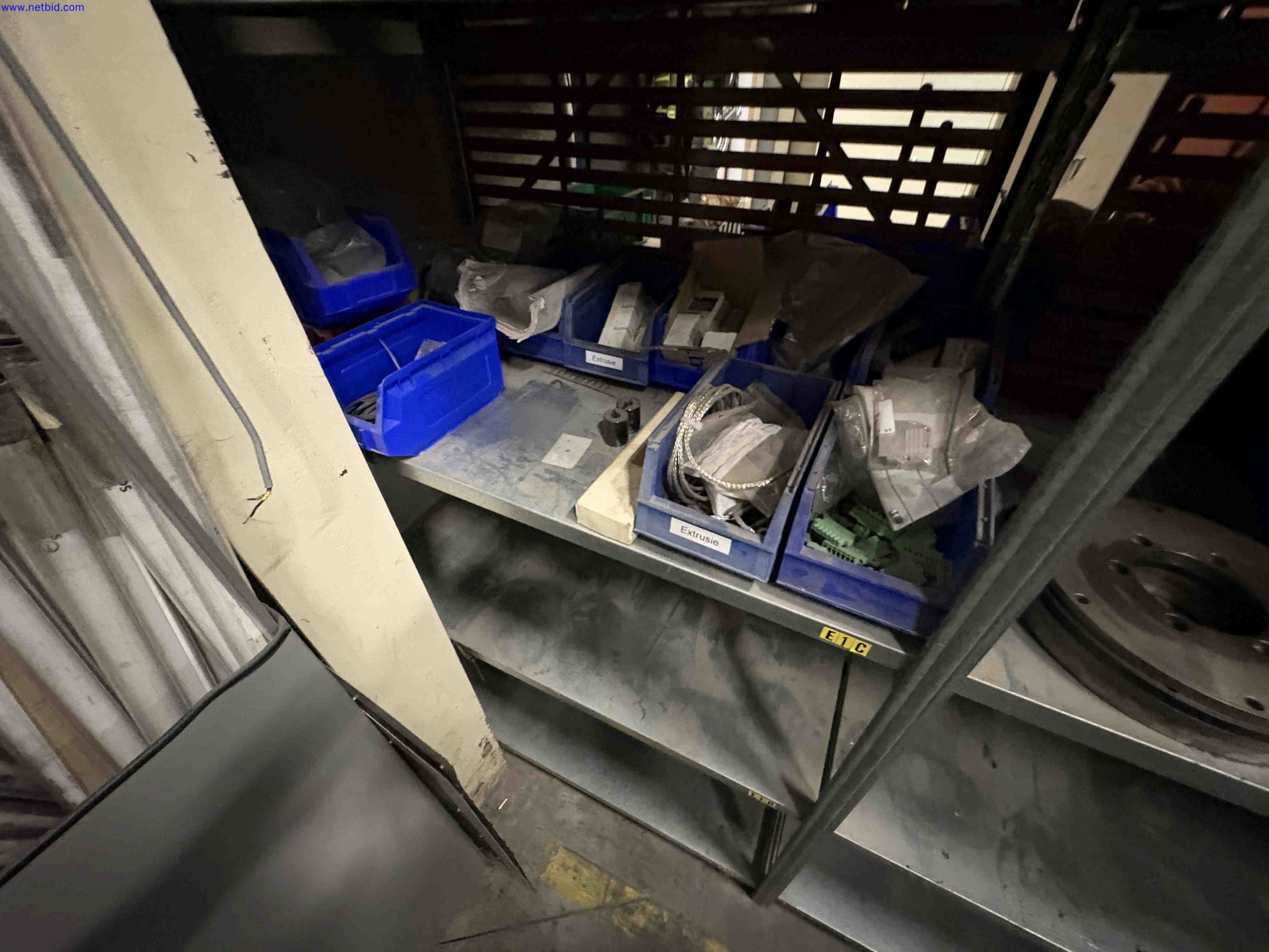 Uzavření závodu společnosti Balta Industries (Belgie) – výrobní závody výrobce koberců-38