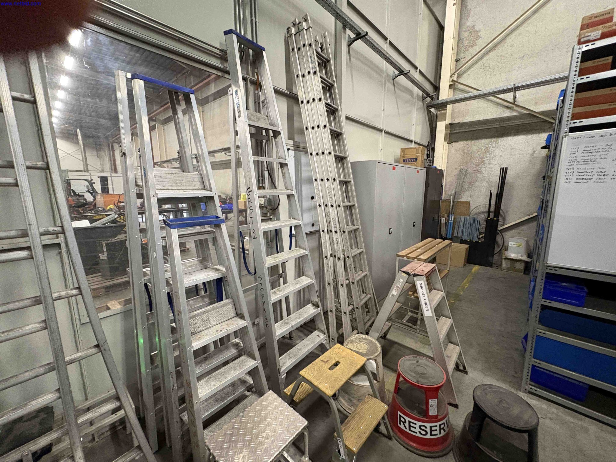Uzavření závodu společnosti Balta Industries (Belgie) – výrobní závody výrobce koberců-3