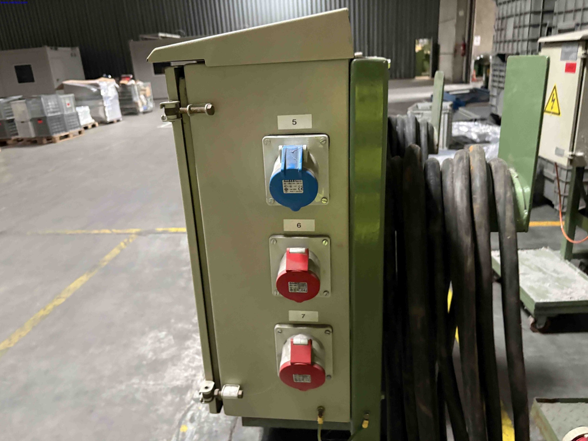 2 Mobile electrical distribution boxes Sarel Type 565 – foto 4 – kavel bij NetBid, Roterijstraat 205-8793 Waregem