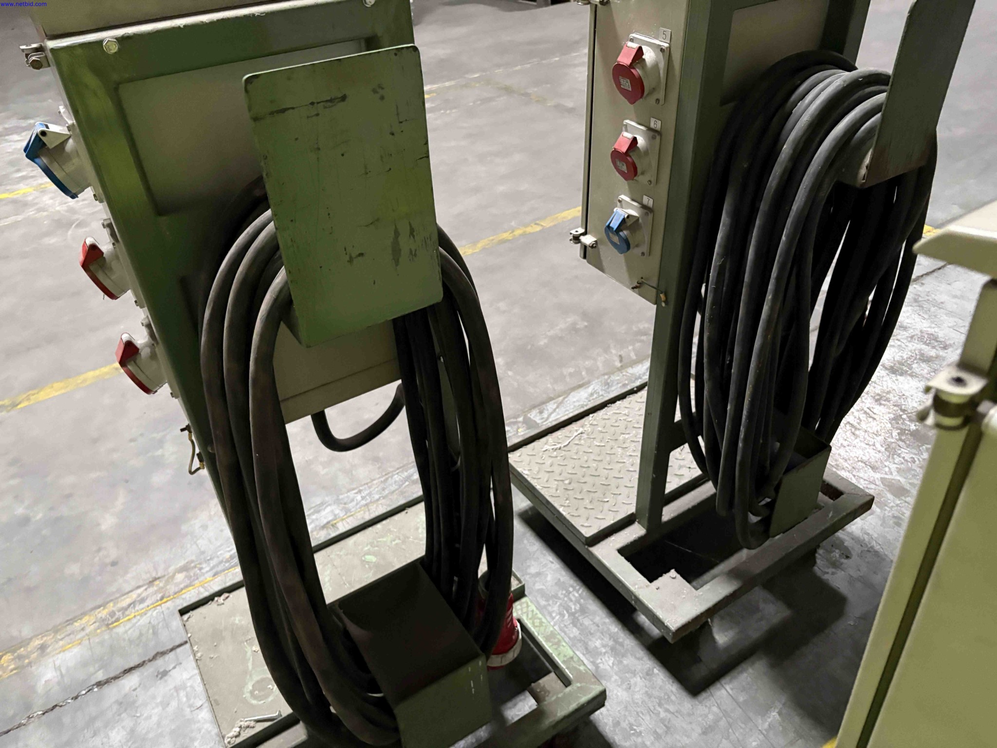 2 Mobile electrical distribution boxes Sarel Type 565 – foto 5 – kavel bij NetBid, Roterijstraat 205-8793 Waregem