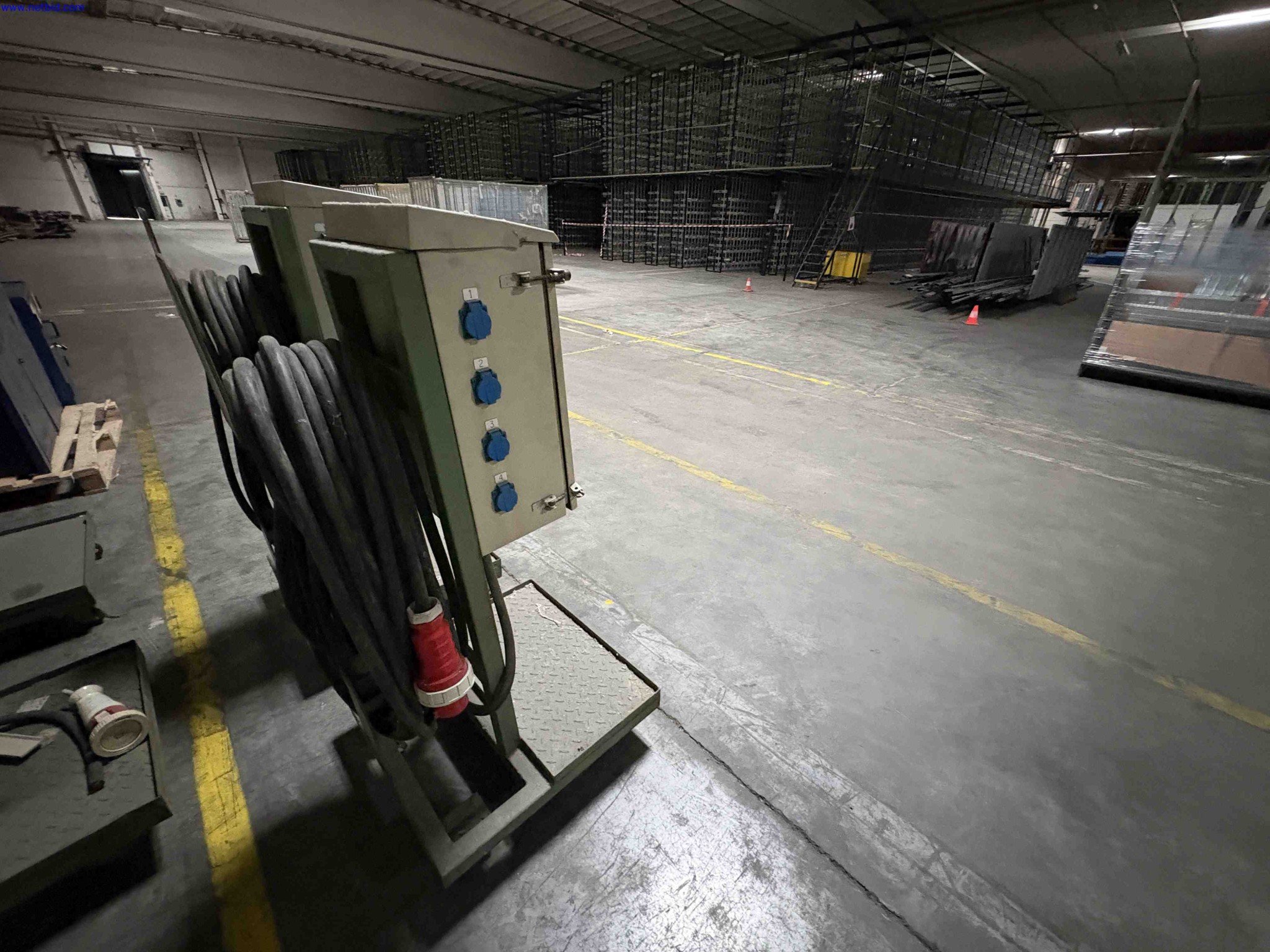 2 Mobile electrical distribution boxes Sarel Type 565 – foto 7 – kavel bij NetBid, Roterijstraat 205-8793 Waregem