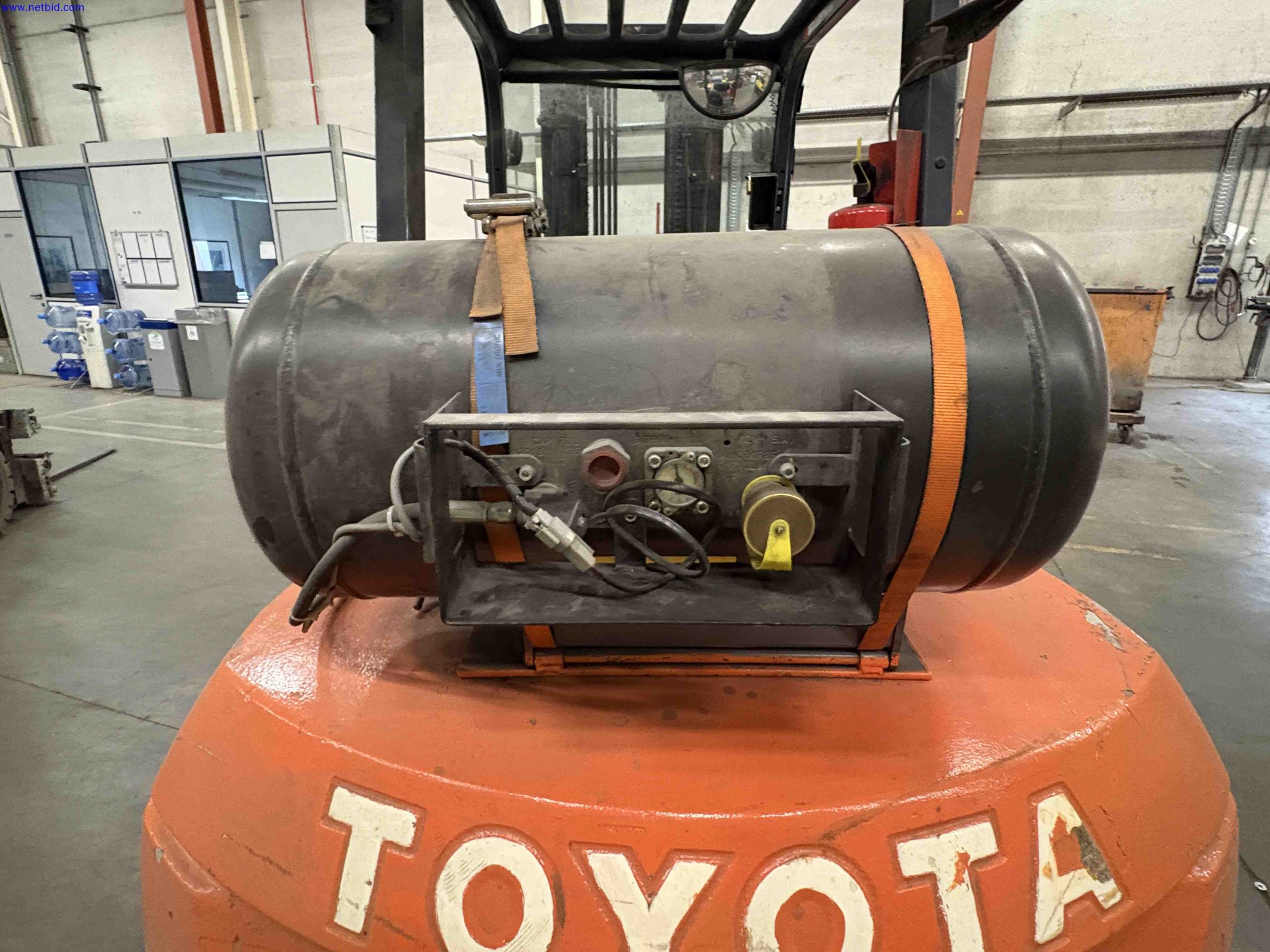 LPG counterbalance forklift truck Toyota D2-7FGF35 – foto 10 – kavel bij NetBid, Roterijstraat 205-8793 Waregem