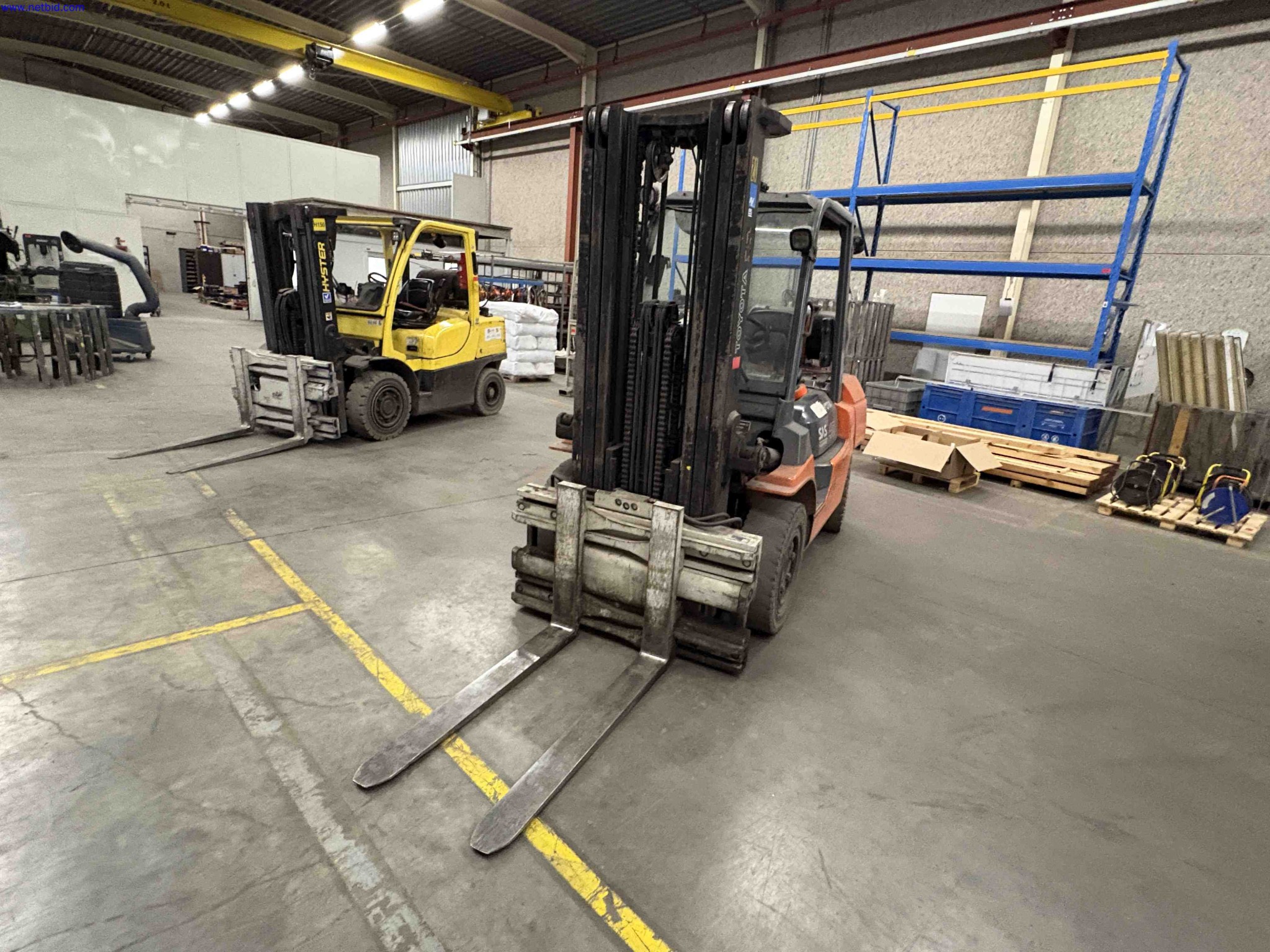 LPG counterbalance forklift truck Toyota D2-7FGF35 – foto 2 – kavel bij NetBid, Roterijstraat 205-8793 Waregem