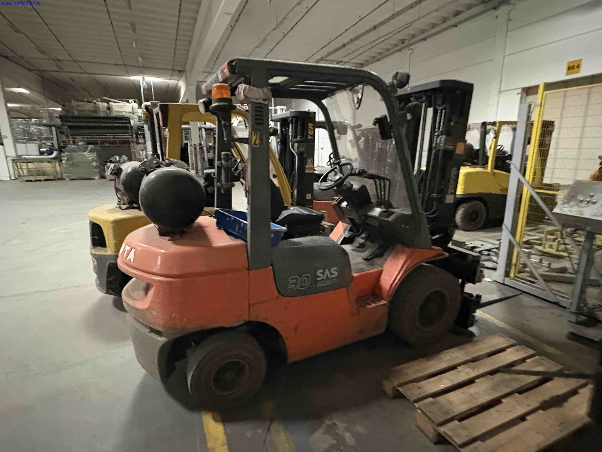 1 Set Faulty non starting forklift trucks – foto 3 – kavel bij NetBid, Roterijstraat 205-8793 Waregem