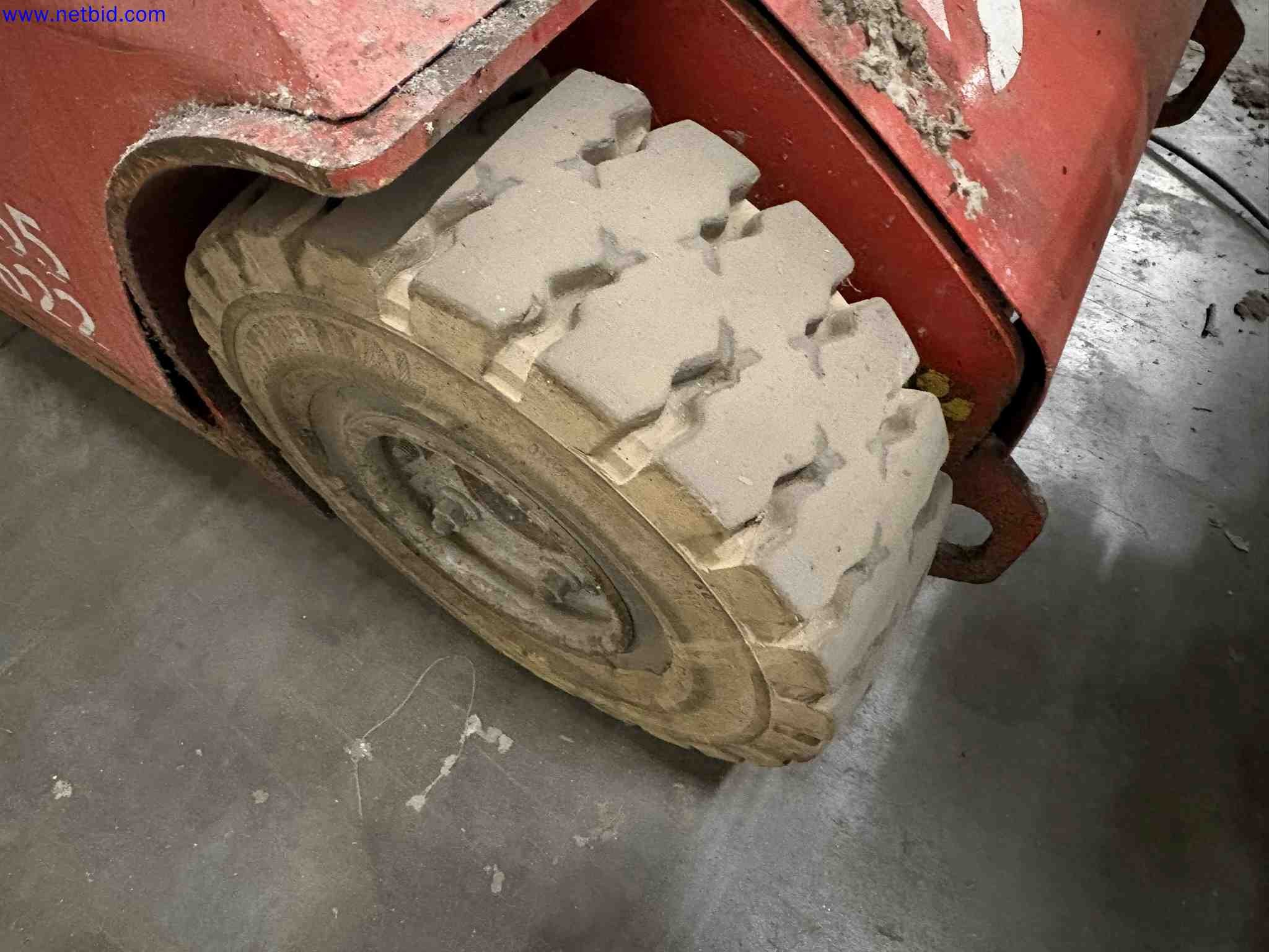Battery-powered, self-propelled vertical mast aerial work platform Manitou 105 VJR2 – foto 10 – kavel bij NetBid, Roterijstraat 205-8793 Waregem