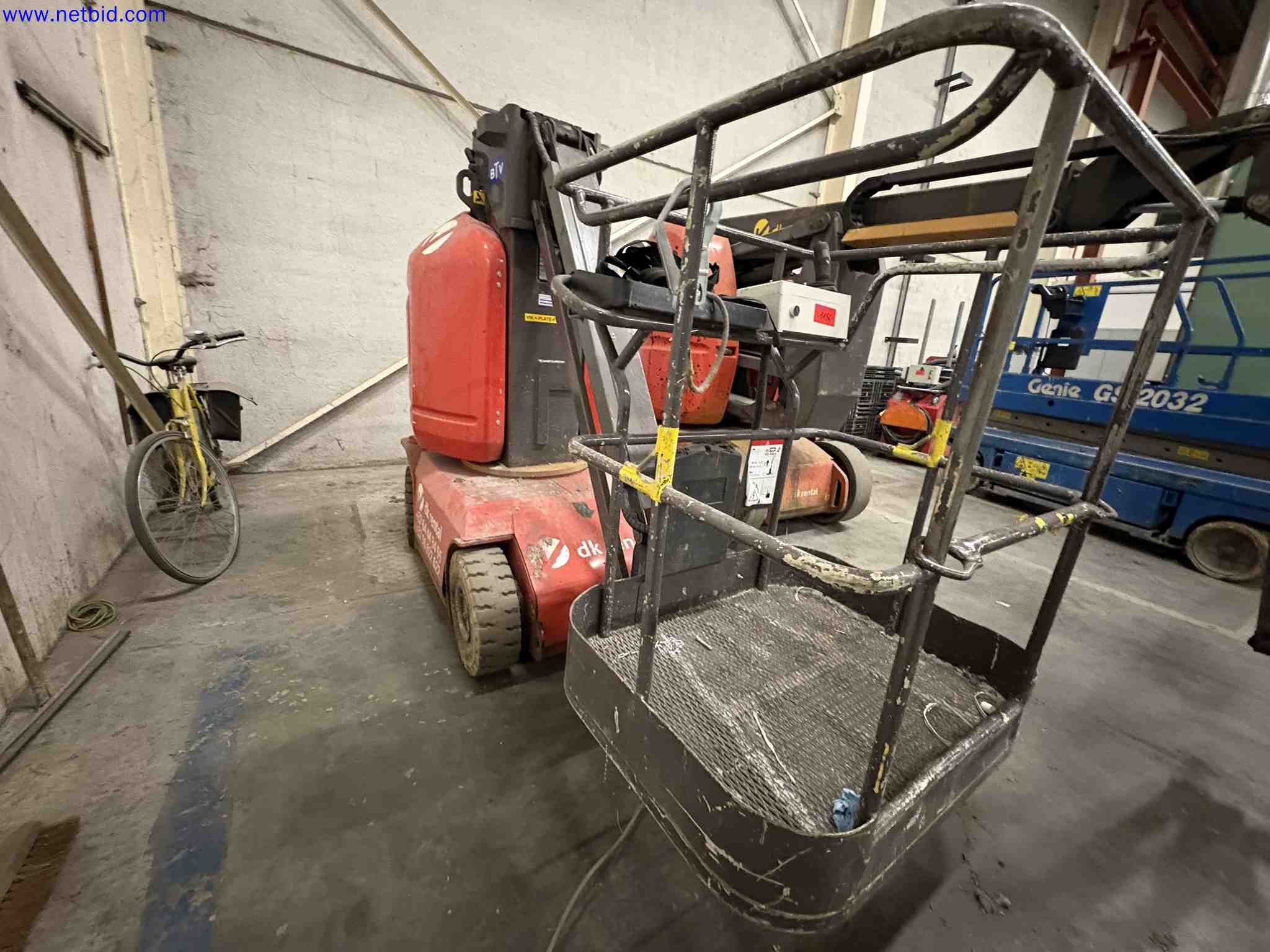 Battery-powered, self-propelled vertical mast aerial work platform Manitou 105 VJR2 – foto 5 – kavel bij NetBid, Roterijstraat 205-8793 Waregem