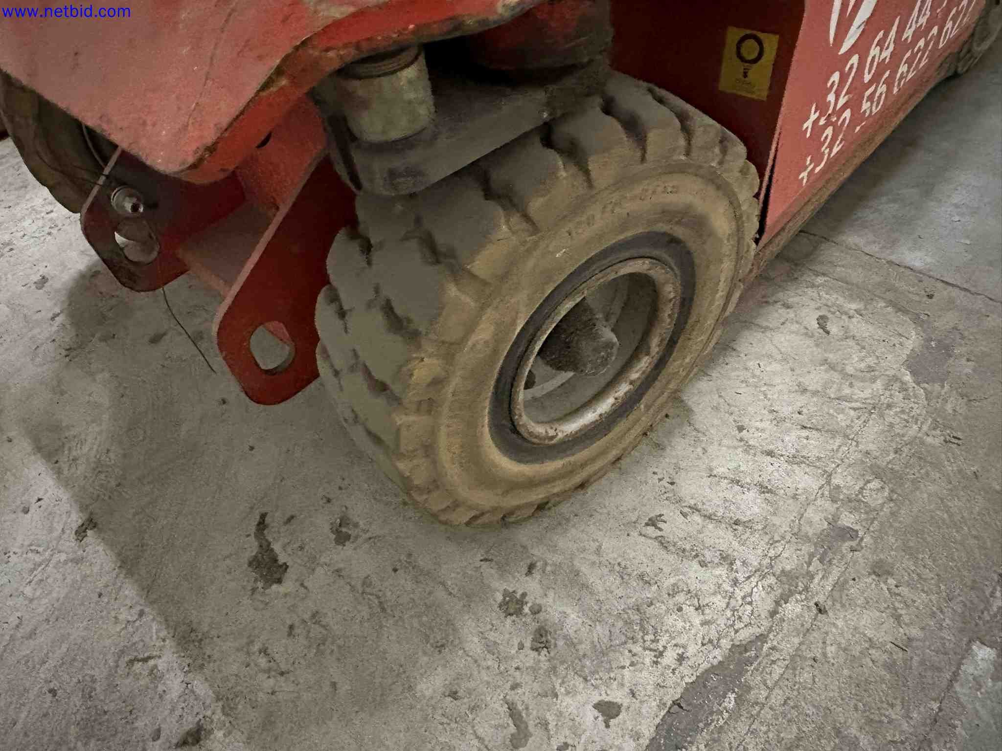 Battery-powered, self-propelled vertical mast aerial work platform Manitou 105 VJR2 – foto 7 – kavel bij NetBid, Roterijstraat 205-8793 Waregem