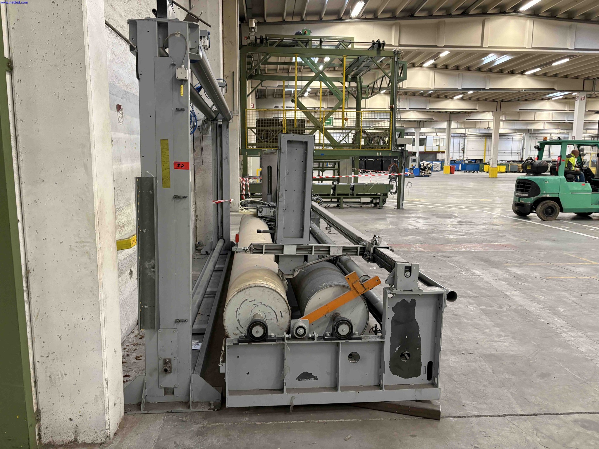 Wall-to-Wall Carpet Roll-Up / Winding Machine Handsaeme Machinery Wall-to-Wall Oproller – foto 6 – kavel bij NetBid, Sint Baafs Vijve