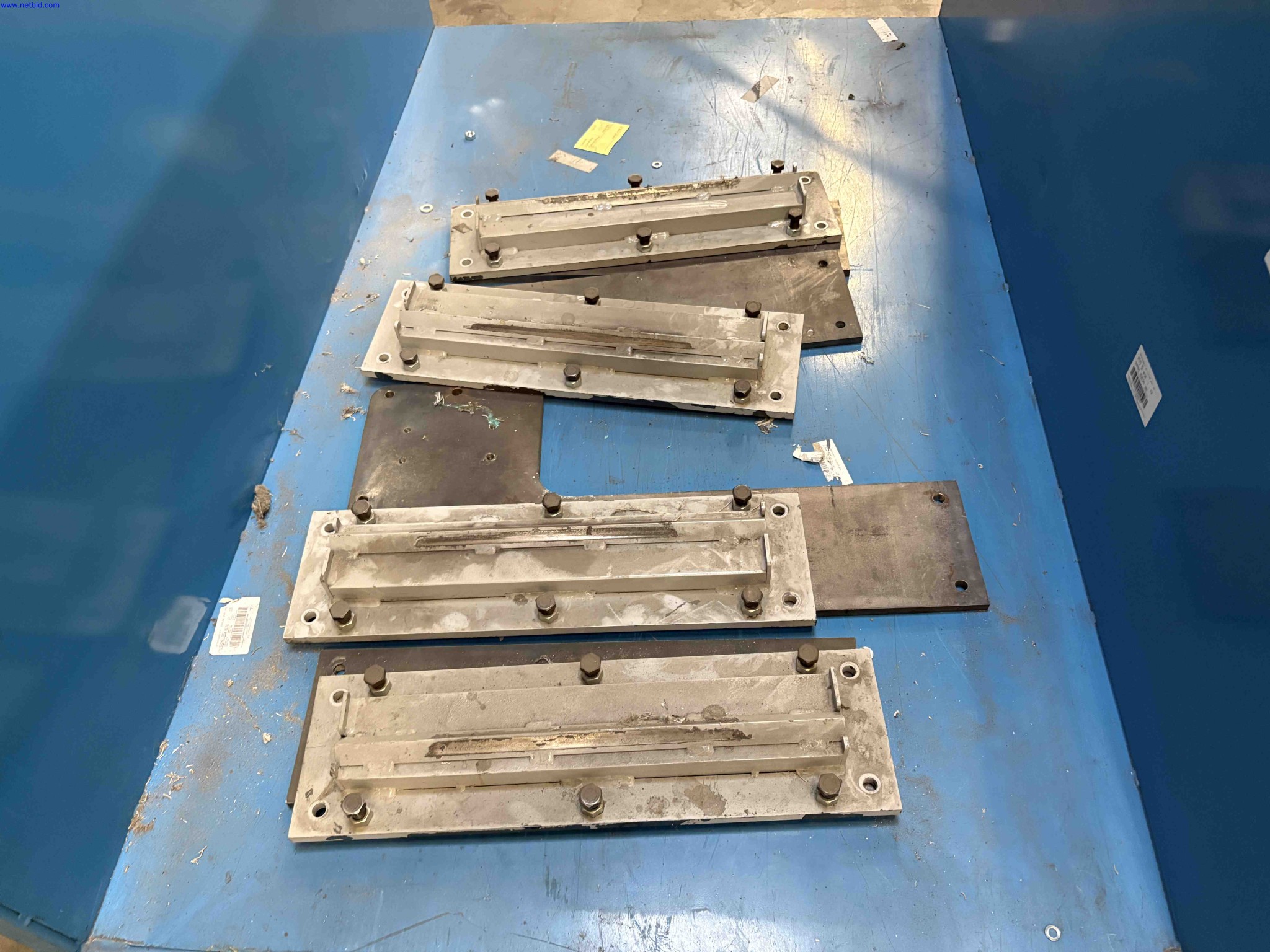 Wall-to-Wall Carpet Roll-Up / Winding Machine Handsaeme Machinery Wall-to-Wall Oproller – foto 7 – kavel bij NetBid, Sint Baafs Vijve