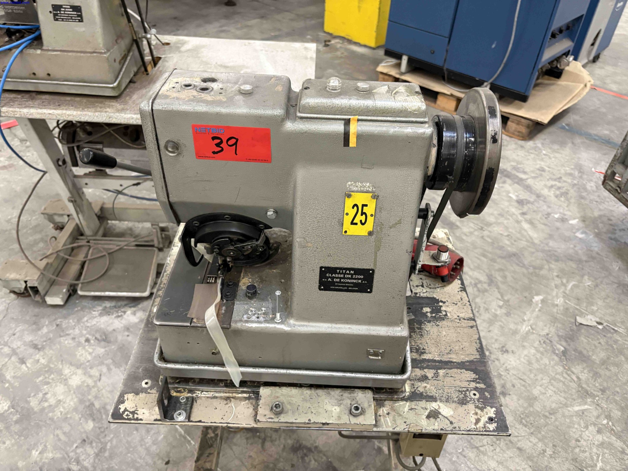 14 Sewing Machines N.V.A. De Koninck S.A. Titan DK2200L – foto 10 – kavel bij NetBid, Sint Baafs Vijve