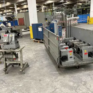 14 Šicí stroje N.V.A. De Koninck S.A. Titan DK2200L