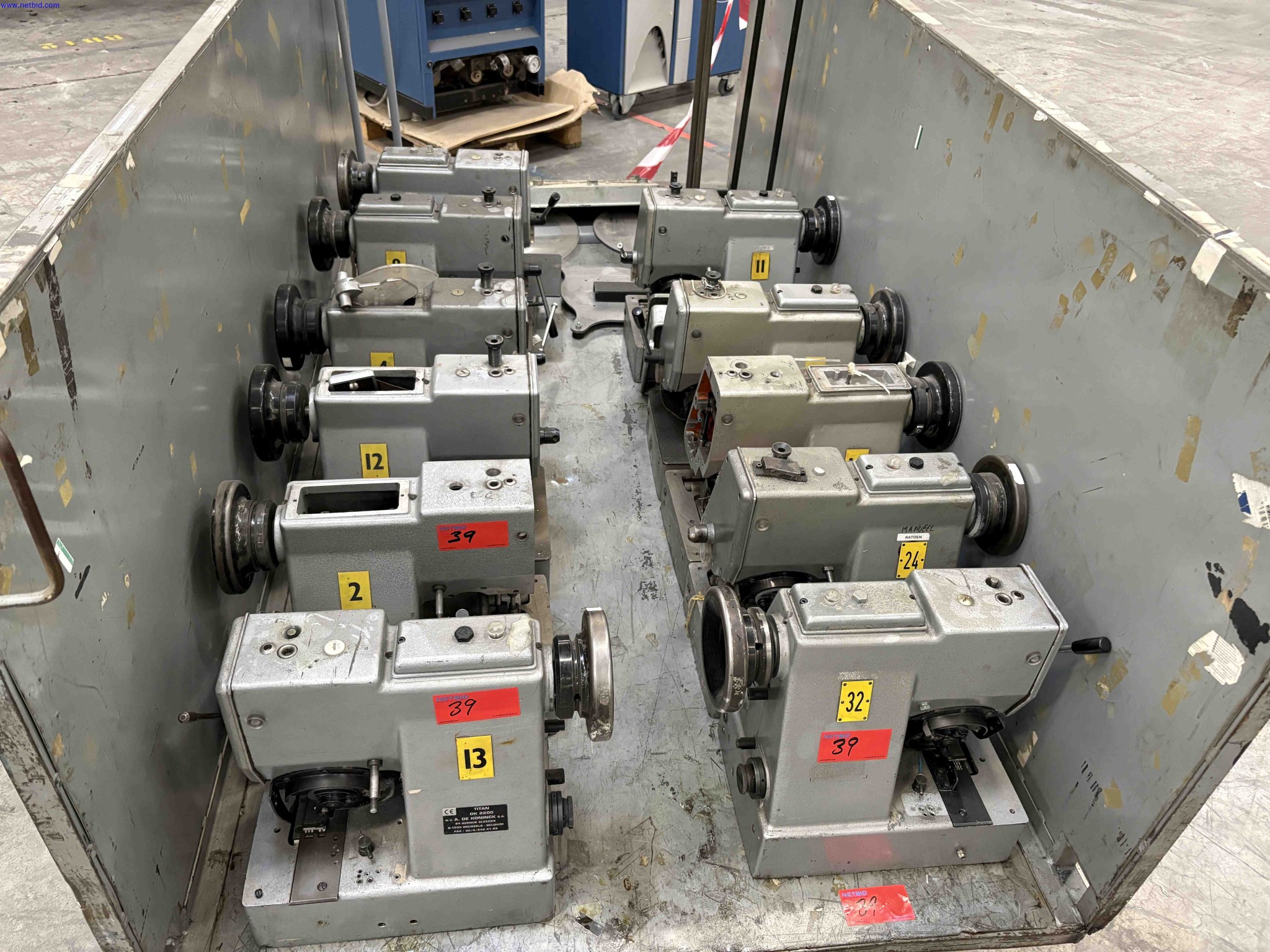 14 Sewing Machines N.V.A. De Koninck S.A. Titan DK2200L – foto 5 – kavel bij NetBid, Sint Baafs Vijve