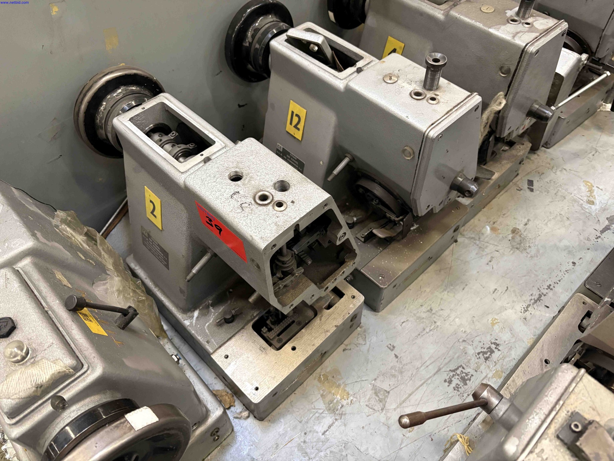 14 Sewing Machines N.V.A. De Koninck S.A. Titan DK2200L – foto 7 – kavel bij NetBid, Sint Baafs Vijve
