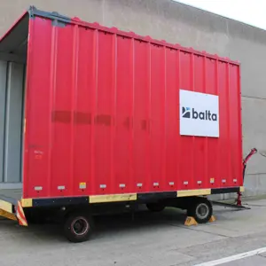 Mobile cargo container