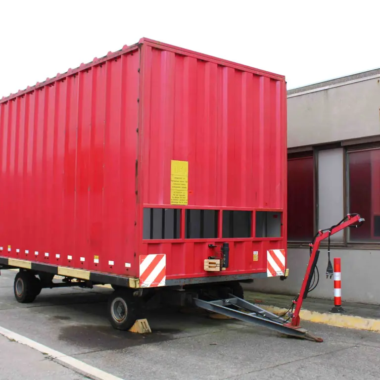 Mobile cargo container
