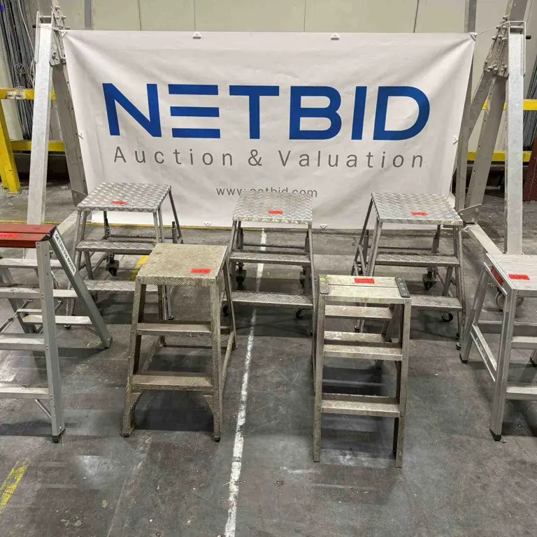 Ladders / safety steps