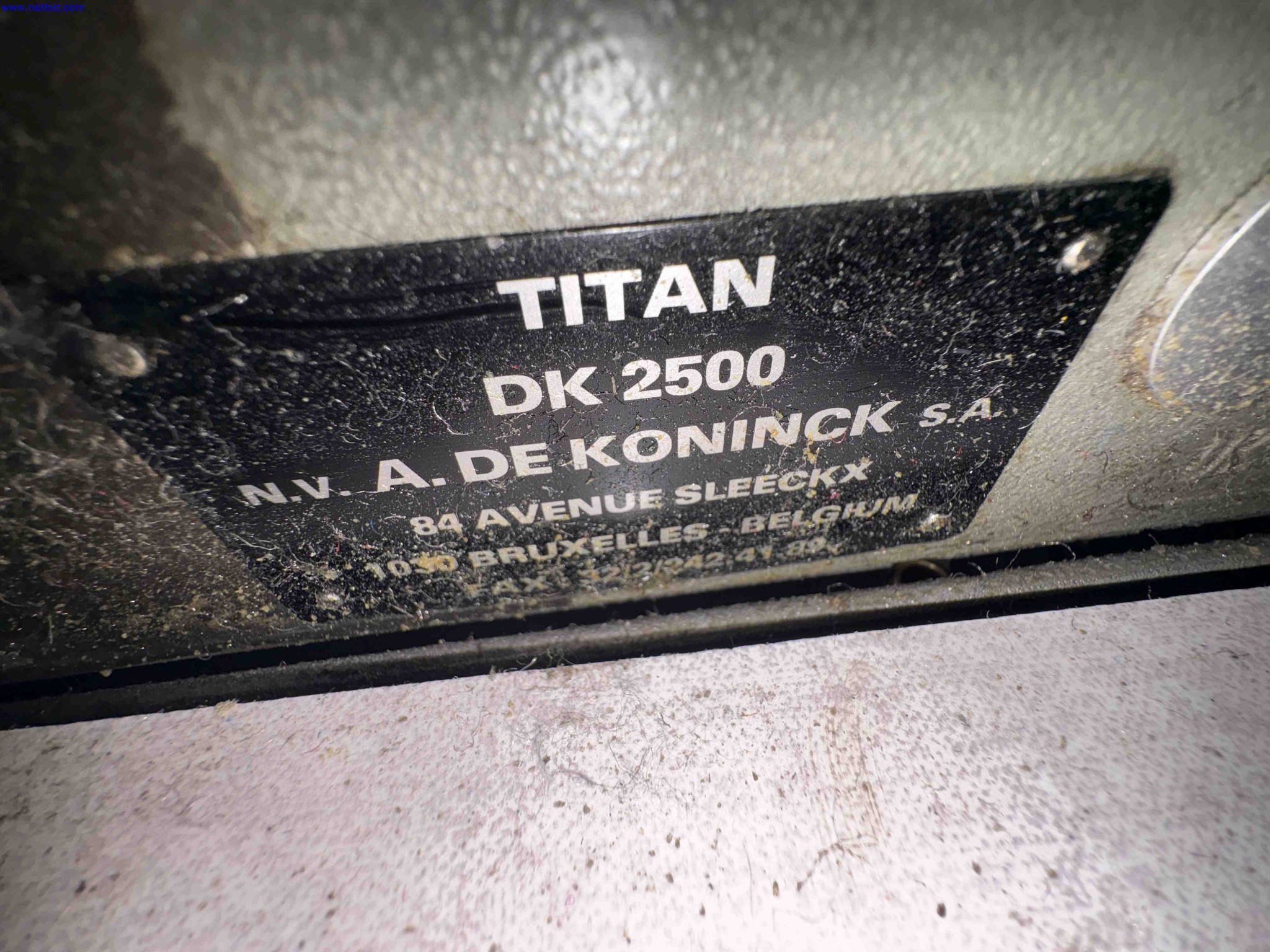 Sewing machine TITAN DK 2500 – foto 4 – kavel bij NetBid, Sint Baafs Vijve