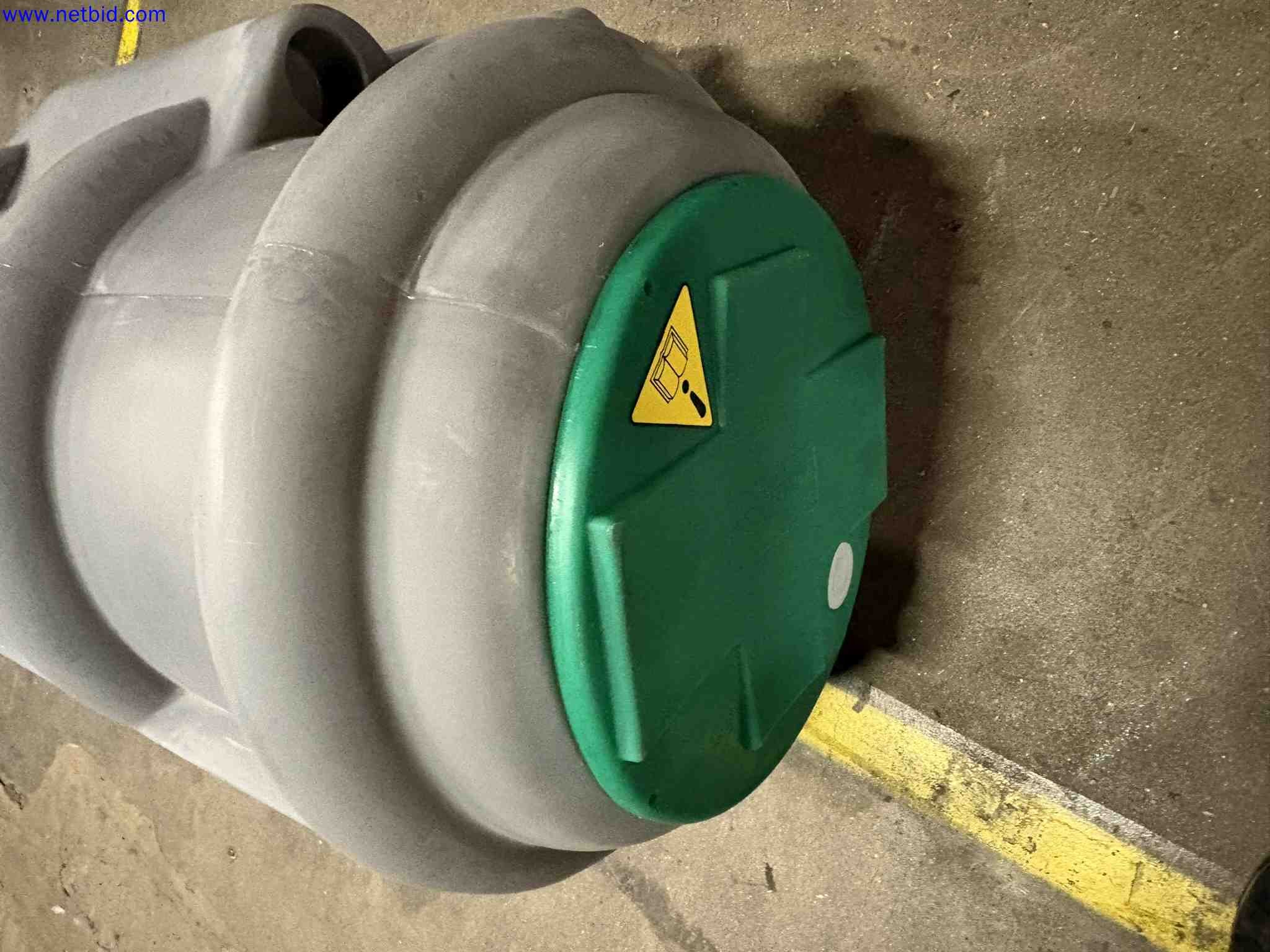 Vertical Polyethylene Chemical Storage Tank – foto 2 – kavel bij NetBid, Sint Baafs Vijve