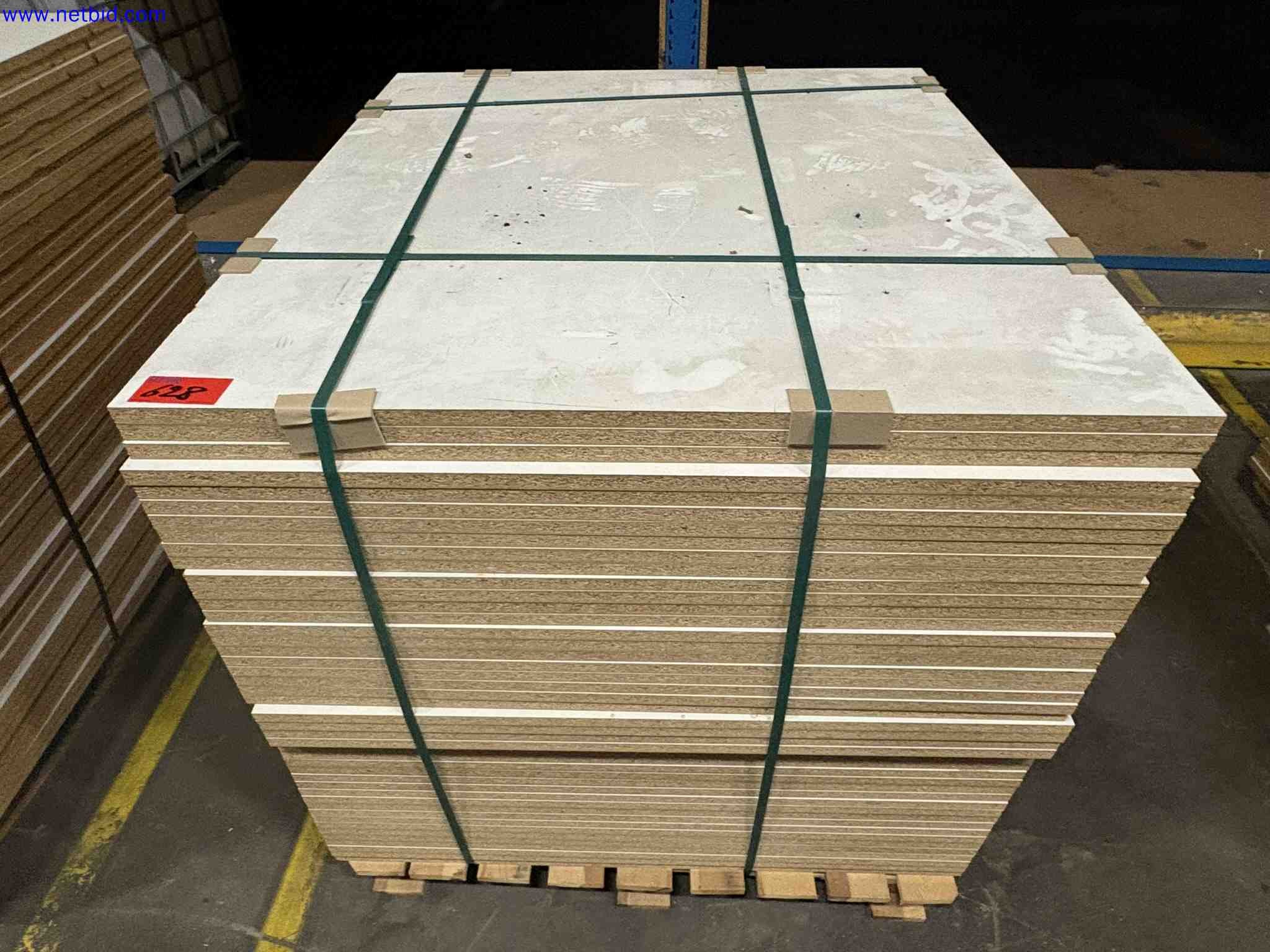 250 White melamine chipboard panels – foto 5 – kavel bij NetBid, Sint Baafs Vijve