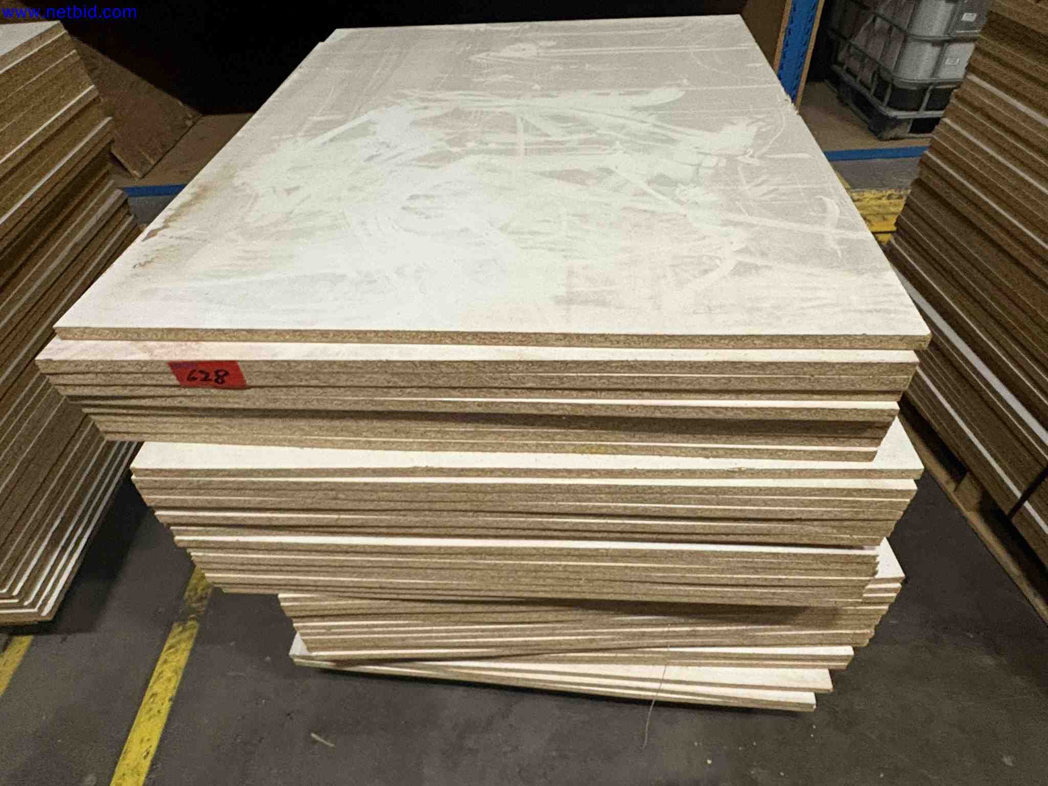 250 White melamine chipboard panels – foto 8 – kavel bij NetBid, Sint Baafs Vijve