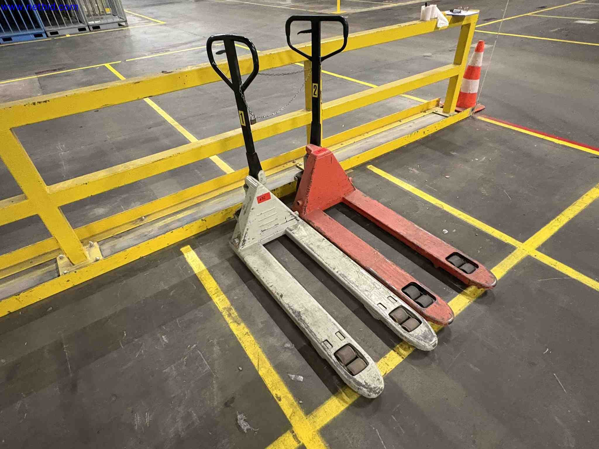 2 Hand pallet trucks – foto 3 – kavel bij NetBid, Sint Baafs Vijve