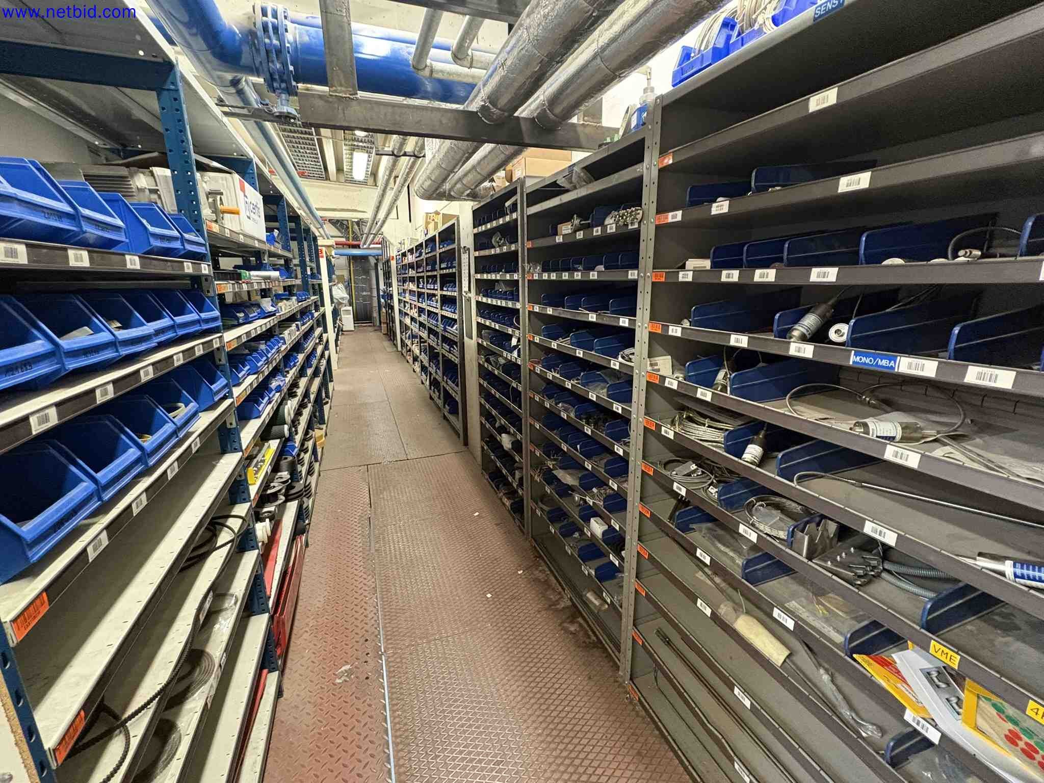 Warehouse with Spare parts SIEMENS – foto 2 – kavel bij NetBid, Sint Baafs Vijve